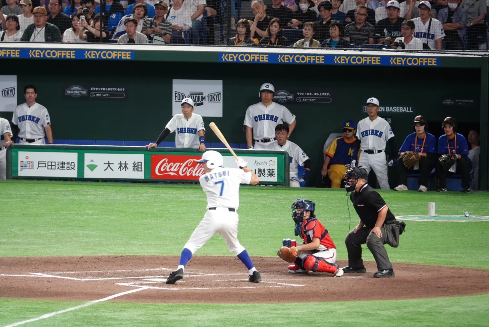 イチロー氏が高校女子選抜相手に127球17奪三振で完封勝利を飾る一方、3安打を放った神戸弘陵の福田稟の活躍に脱帽し賛辞を送った。（野球女王Baseball Queen@YakyuQueen）