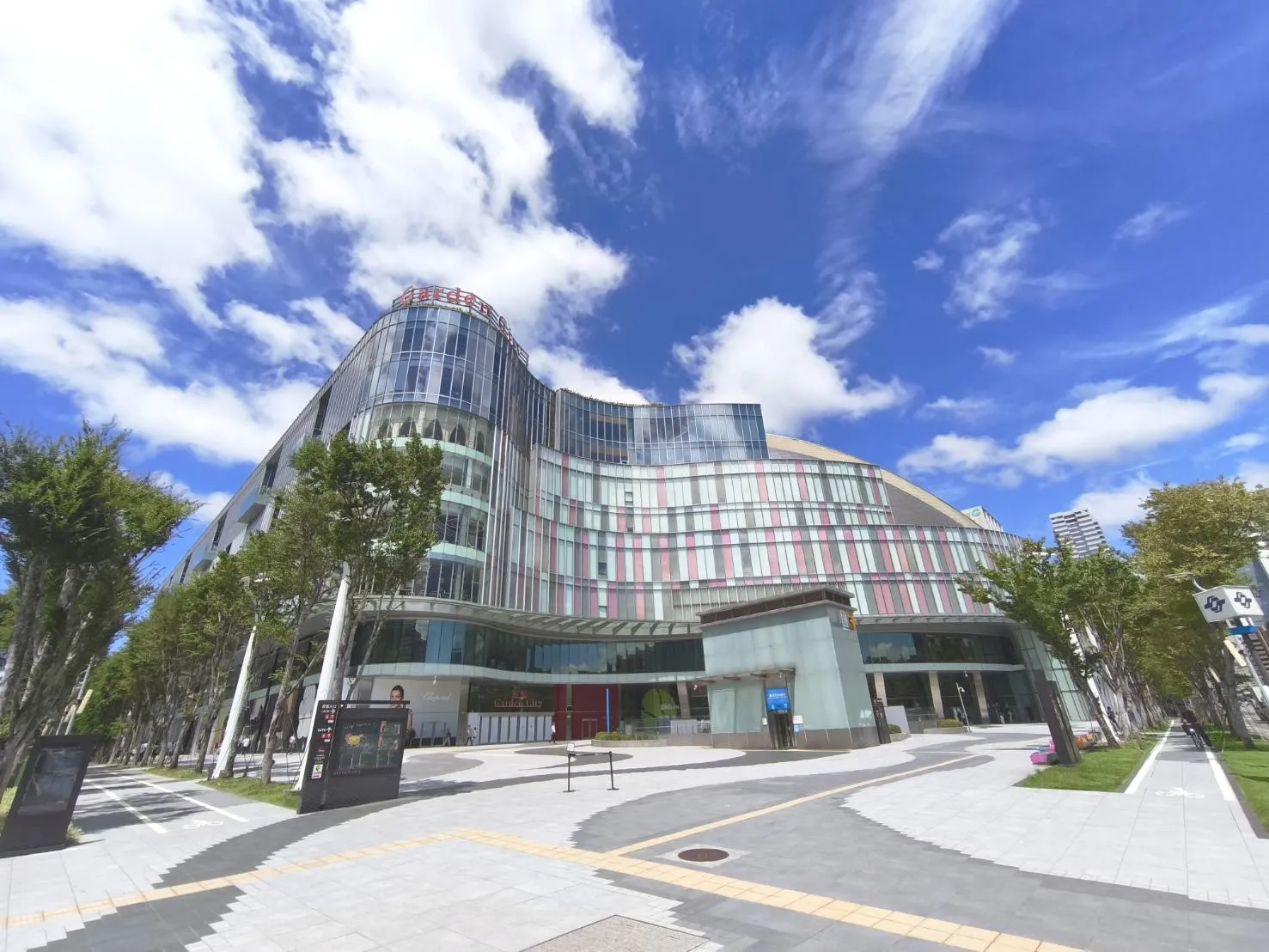 台北大巨蛋遠東Garden City B區世界級指標新店型於9月16日正式開幕。（遠東Garden City提供）