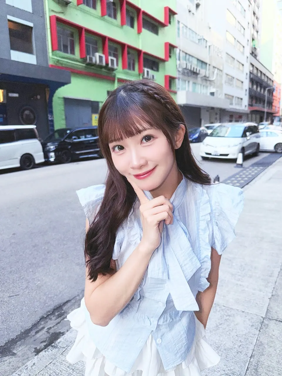 冼迪琦表示，幸好平時聽到界外球警示就習慣先保護頭部，這次及時以手背擋住來球，沒有直接擊中頭部。（圖／翻攝自冼迪琦臉書）