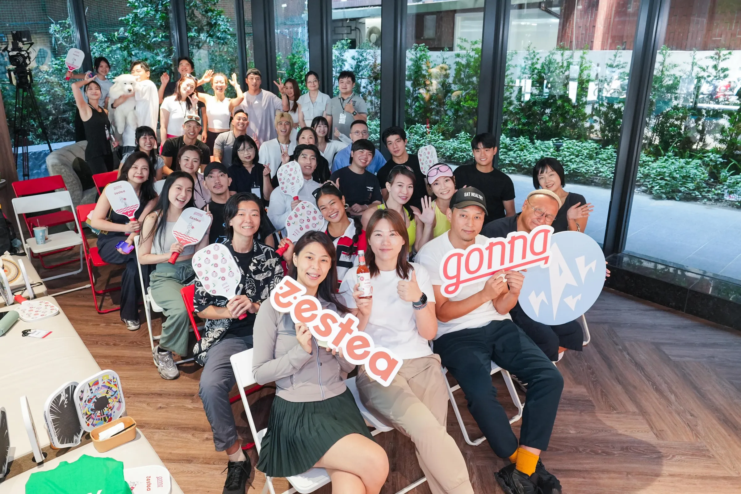 gonnaEAT、ZESTEA與Ahhh Pickleball Social Hub跨界舉辦Wellness Day，結合匹克球、原型飲食與康普茶，呈現運動與美食交織的都會健康生活體驗。（圖/業者提供）
