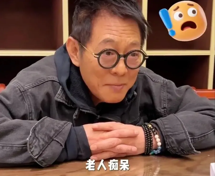 63歲李連杰近日分享生活近況，一句「老人痴呆、手麻了不會動了」意外引發健康疑慮。（圖／微博@李連杰）