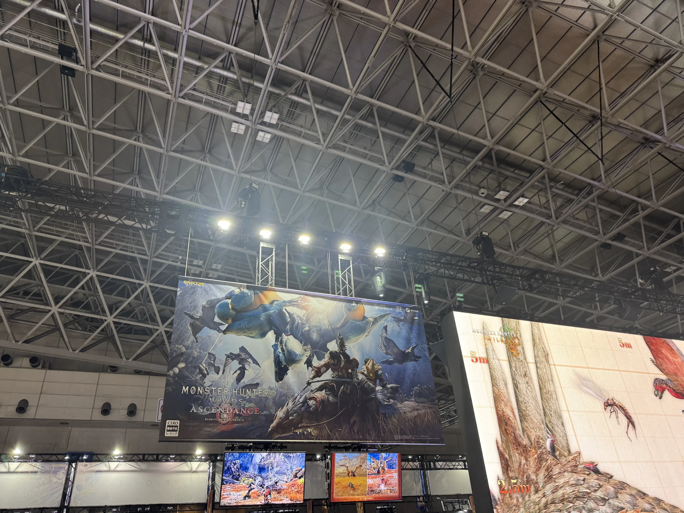 カプコンは東京ゲームショウ2026で、世界初試遊となる「モンスターハンターワイルズ：アセンダンス」や「ドラゴンズドグマ 2」最新作など主要ゲームタイトルの詳細な試遊・体験企画を一挙に展開した。黃信維©️カプコン