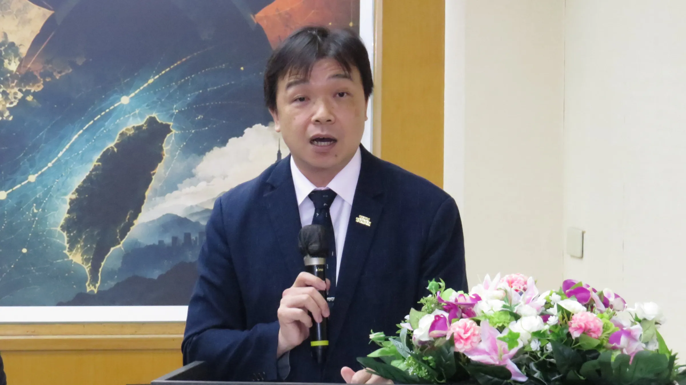 針對本週五美國總統川普與中共領導人習近平「川習二會」，陸委會副主委沈有忠表示，要穩定「兩岸關係的自主性」，以及「中華民國的話語權」。（楊騰凱攝）