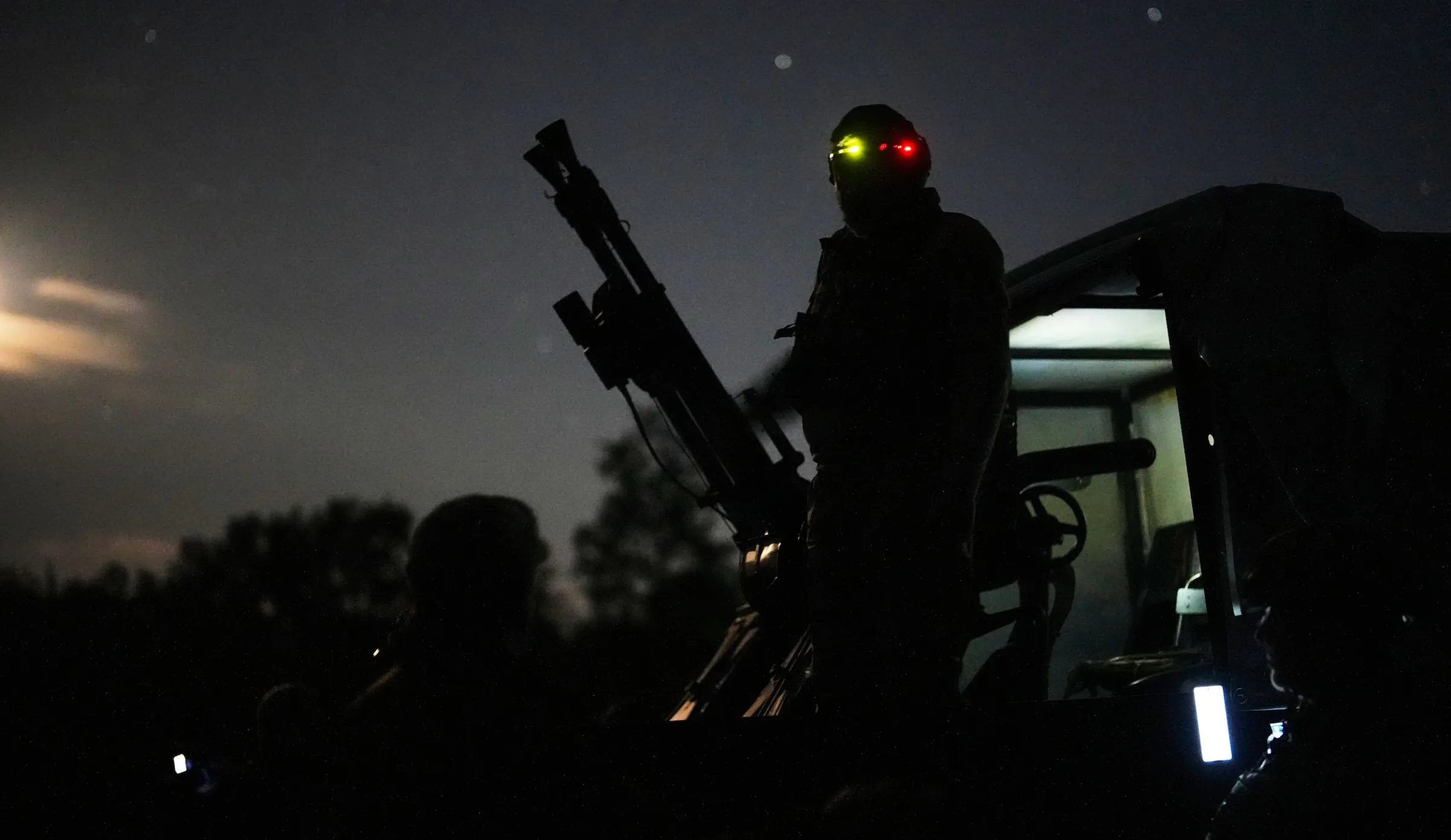 2026年9月19日，烏克蘭基輔，一名烏克蘭士兵準備發射無人機。（美聯社）
