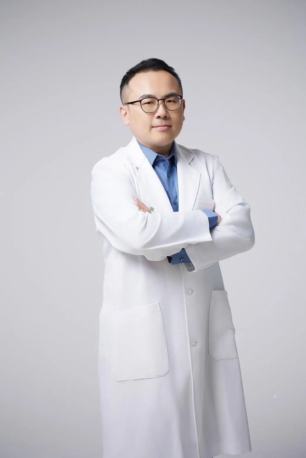 周伯翰身心醫學診所院長周伯翰醫師。（圖／名日文化提供）