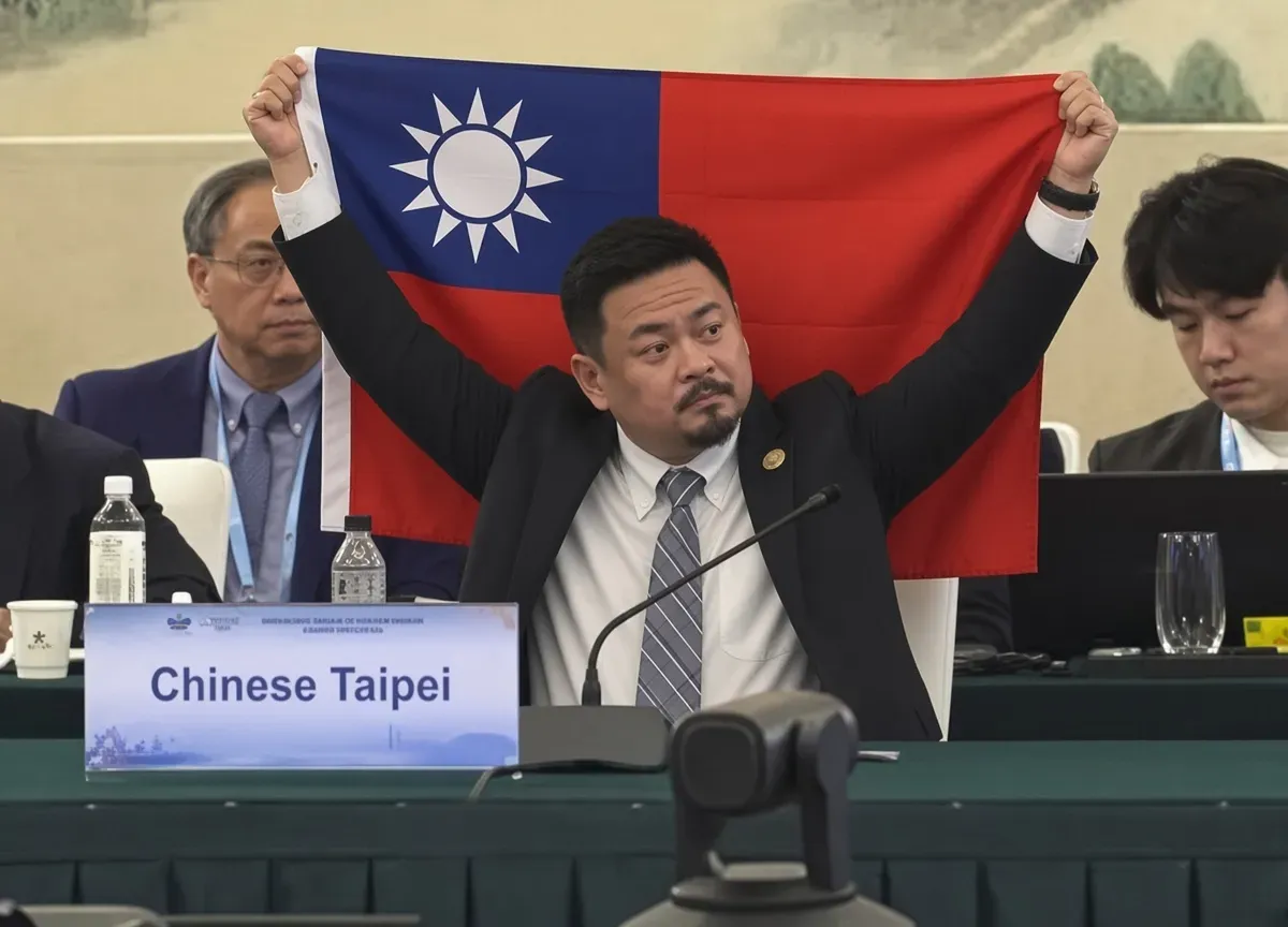The AI generated image circulating online that falsely showed Labor Minister Hong Shen-han holding up the Republic of China flag at the APEC meeting. (Screenshot from Threads)