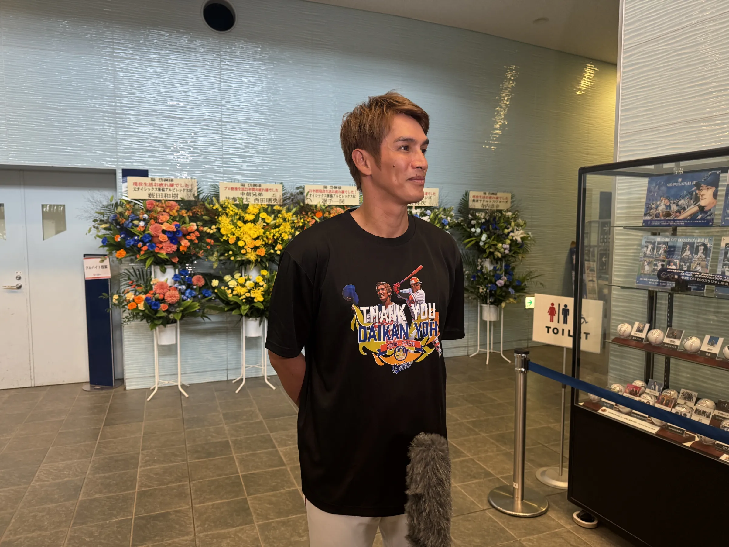 陽岱鋼引退賽前直言恩師平松正宏是心中唯一的英雄，並承諾以先發第一棒中外野手之姿全力奮戰以報答台日球迷長年支持。黃信維攝