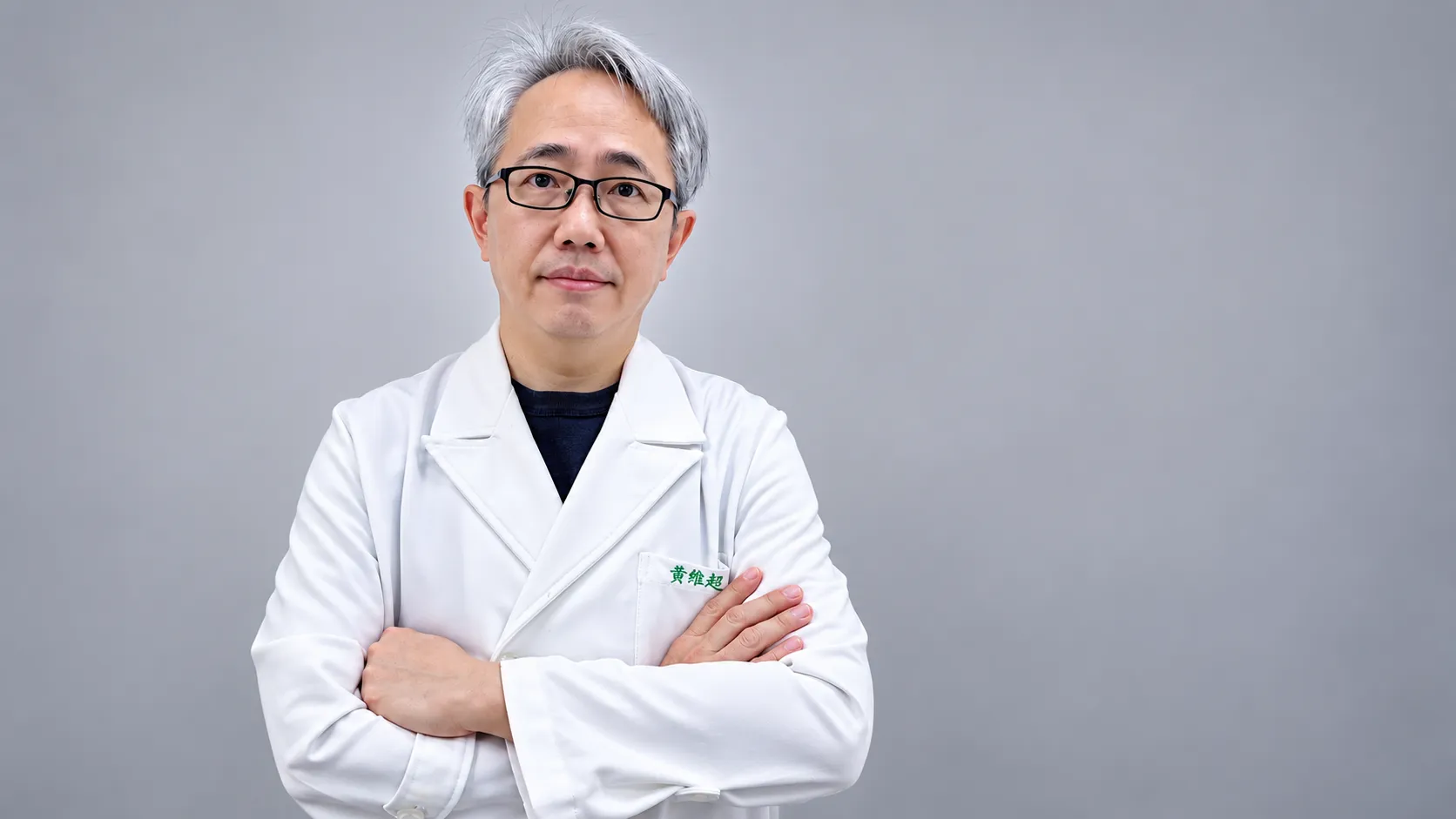 黃維超醫師表示，凹陷型痘疤可能同時涉及組織牽拉、凹陷深度與表面膚質差異，因此評估時需分層判斷。（圖／維美醫學整形外科診所提供）