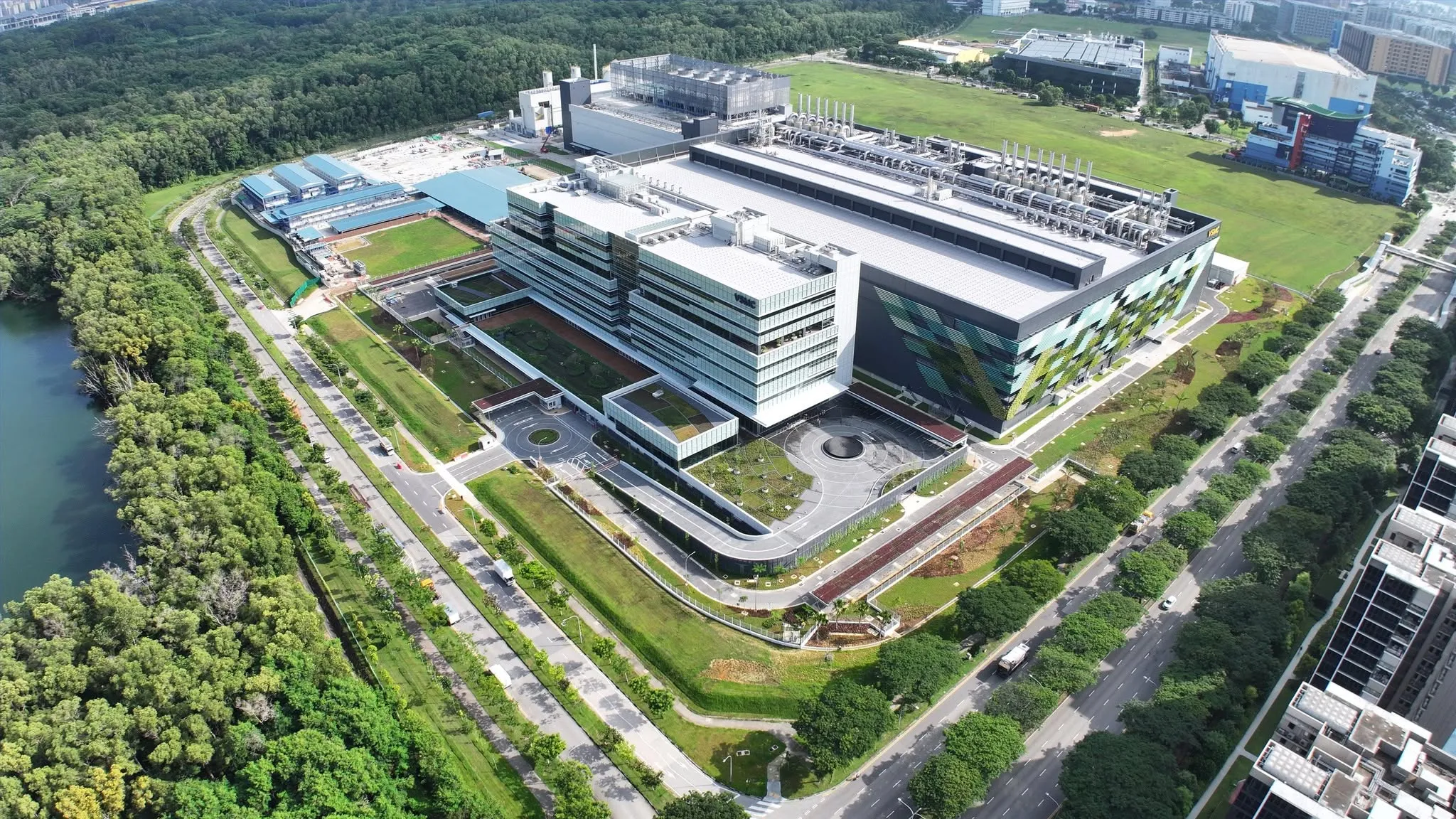 台灣世界先進（Vanguard）與荷蘭晶片製造商恩智浦（NXP）合資成立的「世界先進積體電路公司」（VSMC）在新加坡的廠區。（取自官方粉專）
