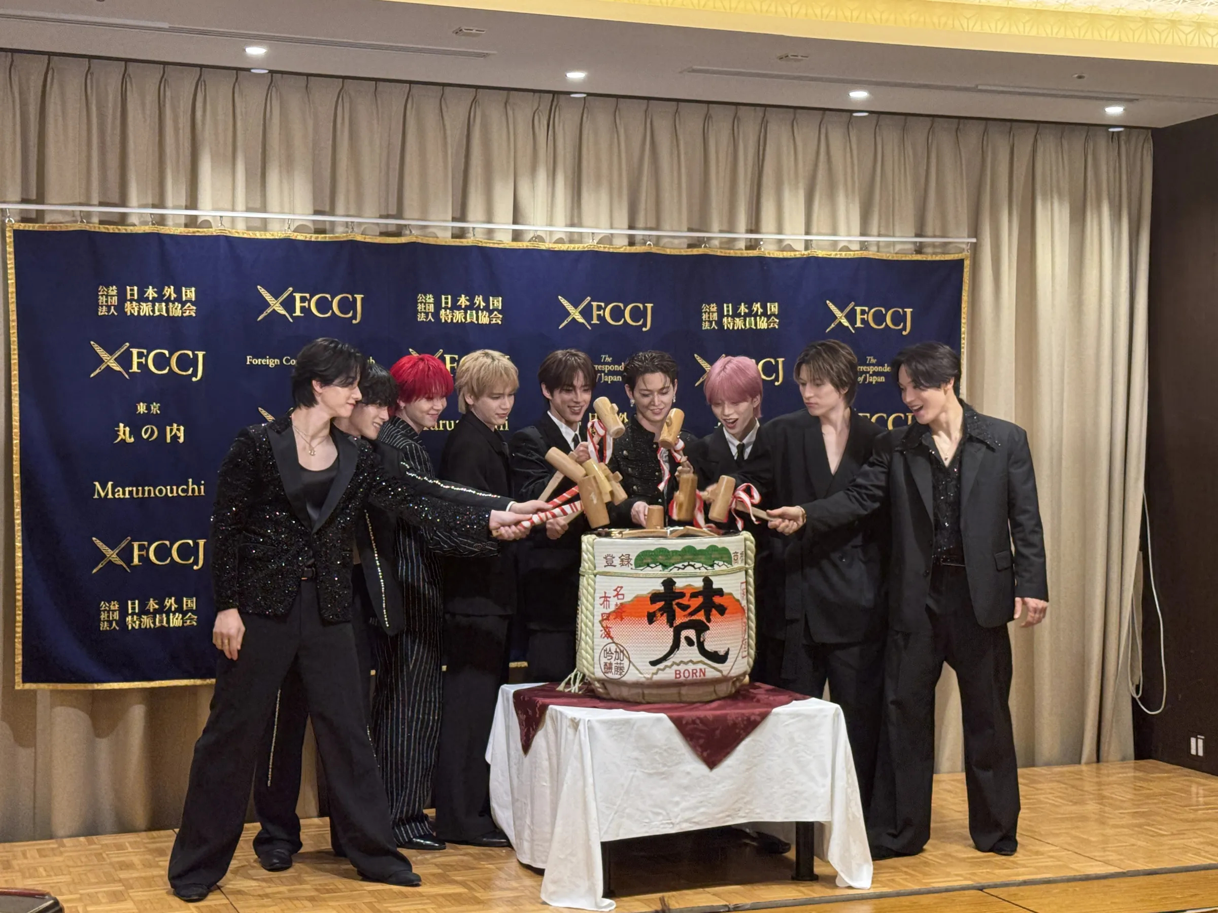 日本男團JO1在東京舉行全美出道出發式，宣布發行原創英文EP並展開北美巡演。（黃信維攝）