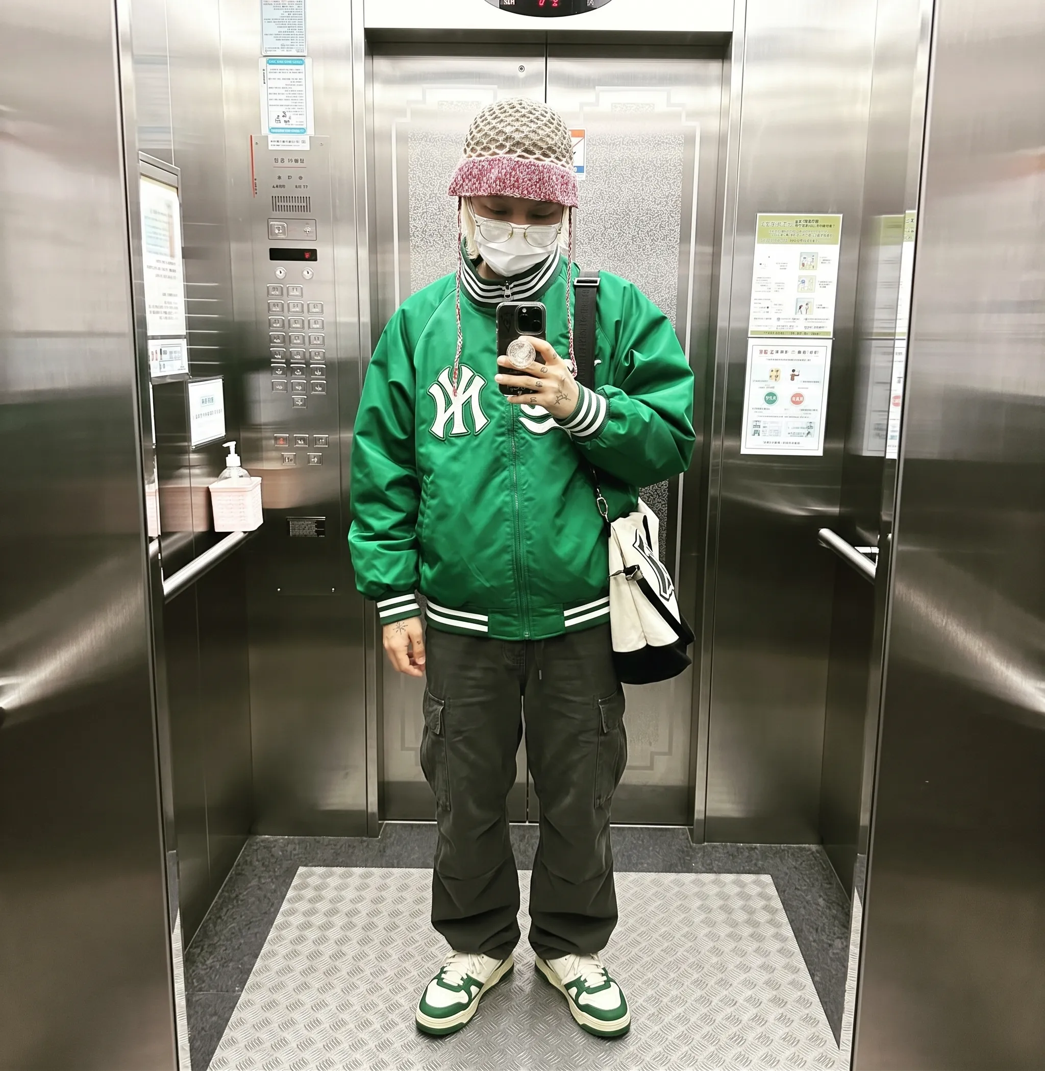 南韓男團成員、饒舌歌手宋旻浩因為服役期間大量曠職缺勤被法院判刑。（翻攝自個人IG）