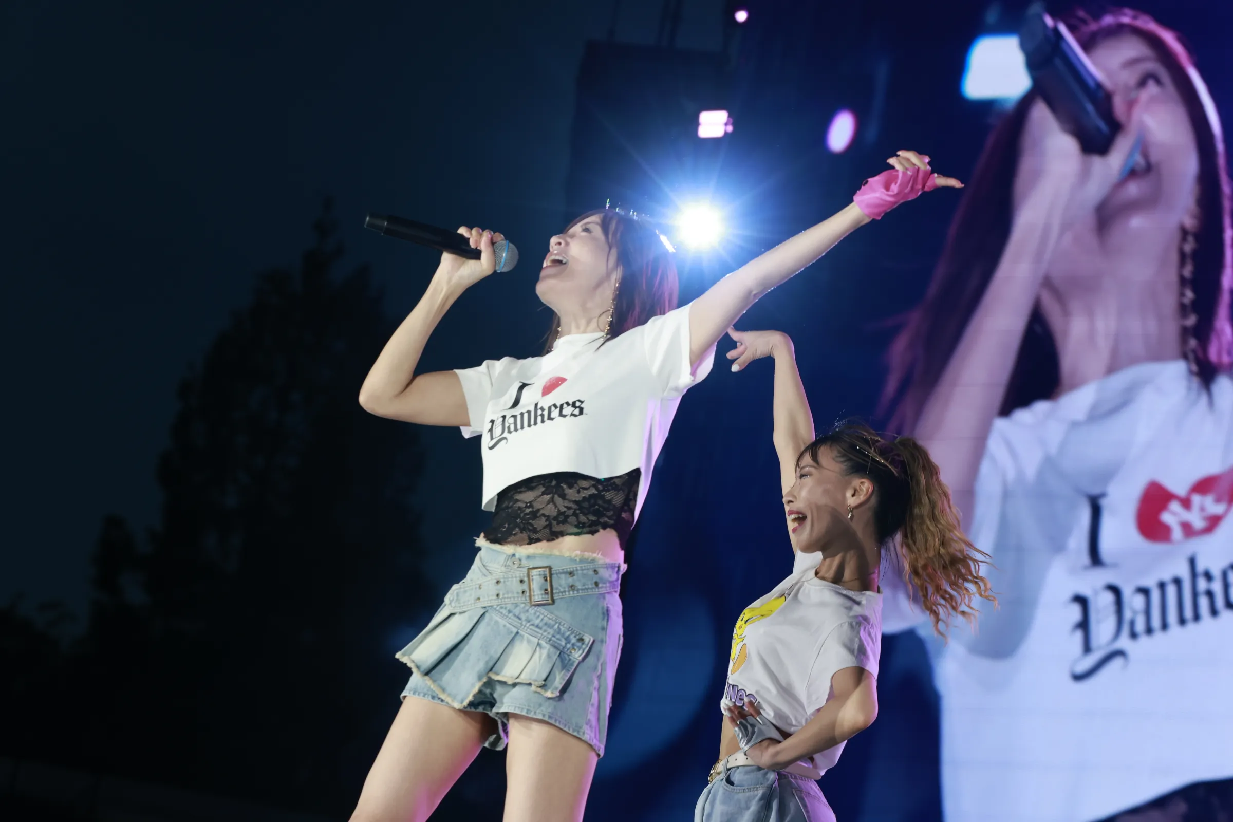 鈴⽊亜美。エイベックス