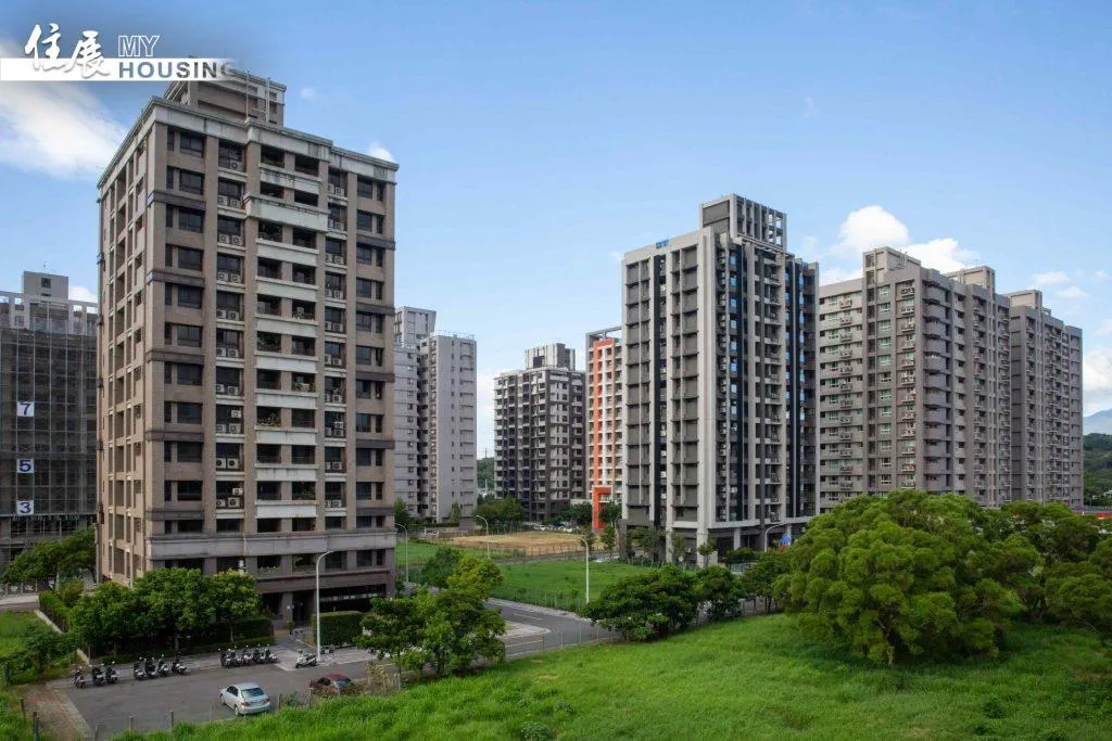 新北預售屋購屋門檻持續墊高，今年上半年總價1000萬元以下交易占比僅剩1.6%，2000萬至3000萬元產品占比則達38%。房市示意圖（圖／住展雜誌提供）