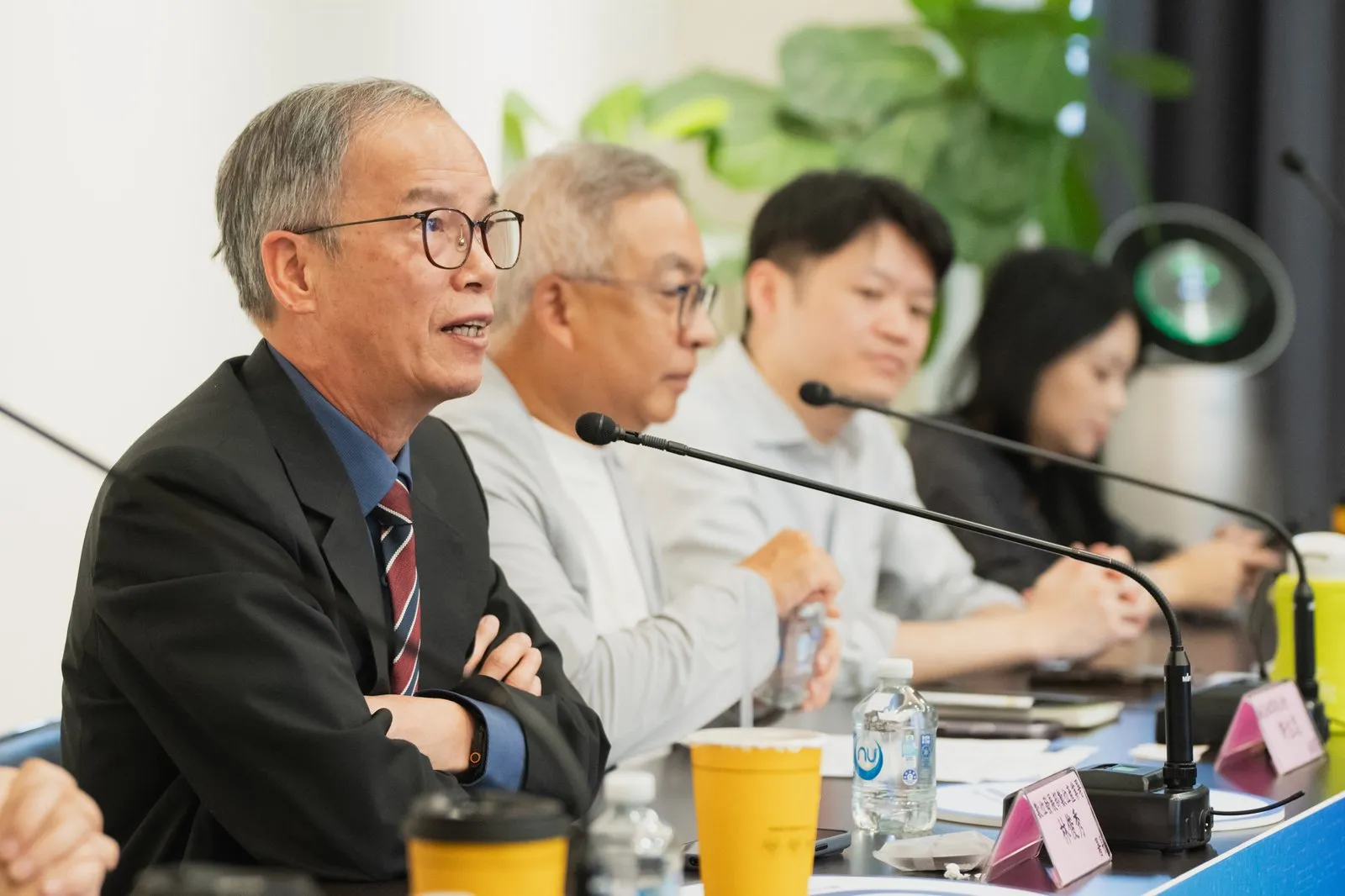 數位產業署林俊秀署長出席無店面零售商業同業公會「產業數位推動工作小組啟始會議」，鼓勵產業持續將數位信任技術導入服務流程