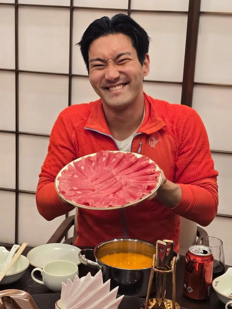 崔始源人在蒙古仍想念台北，更透露當地找到火鍋店，還首次分享品嘗馬肉的微妙感受。（圖／翻攝自崔始源Threads）
