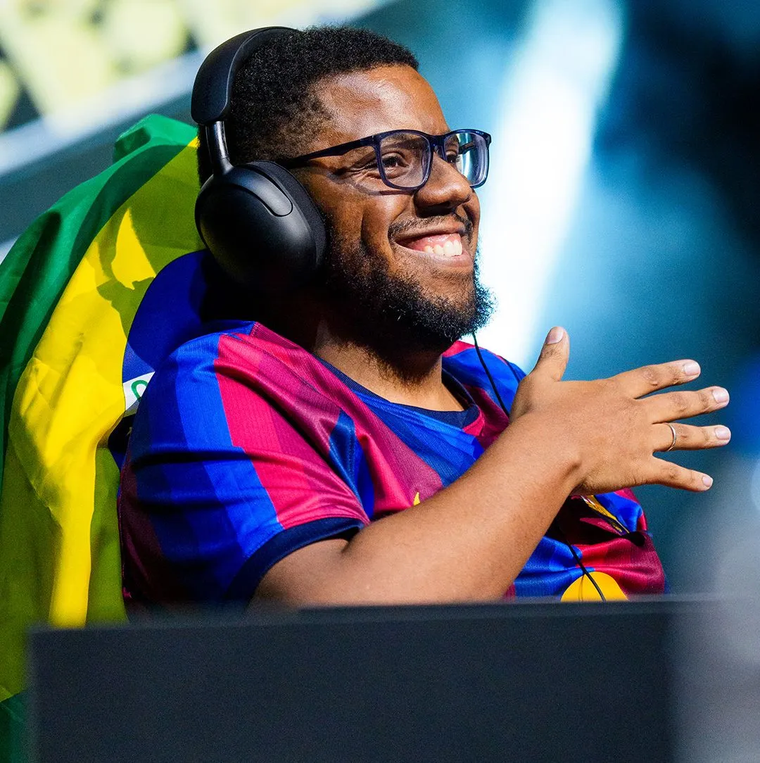 KONAMIが公式eスポーツ大会「eFootball™ Championship 2027」を開幕し、世界決勝の出場枠を各24名に拡大するとともに総賞金を30万ドルに増額した。KONAMI