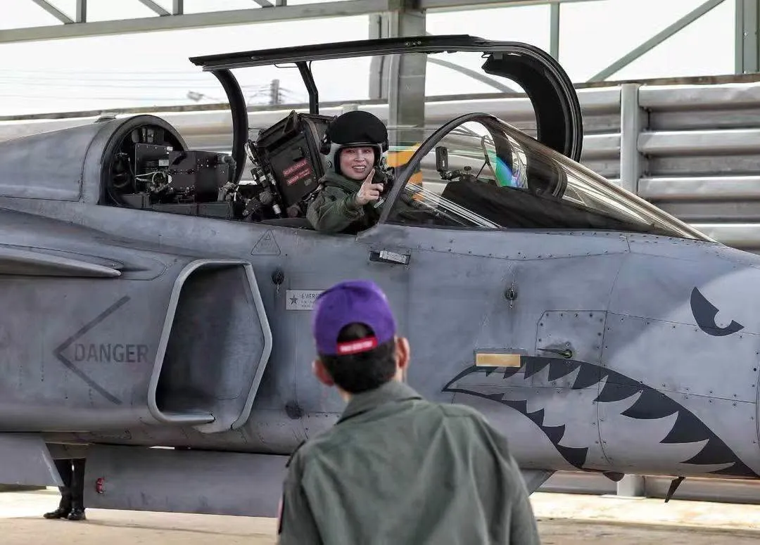 泰國素提達王后執行獅鷲戰機單飛任務。（取自泰國空軍粉專）