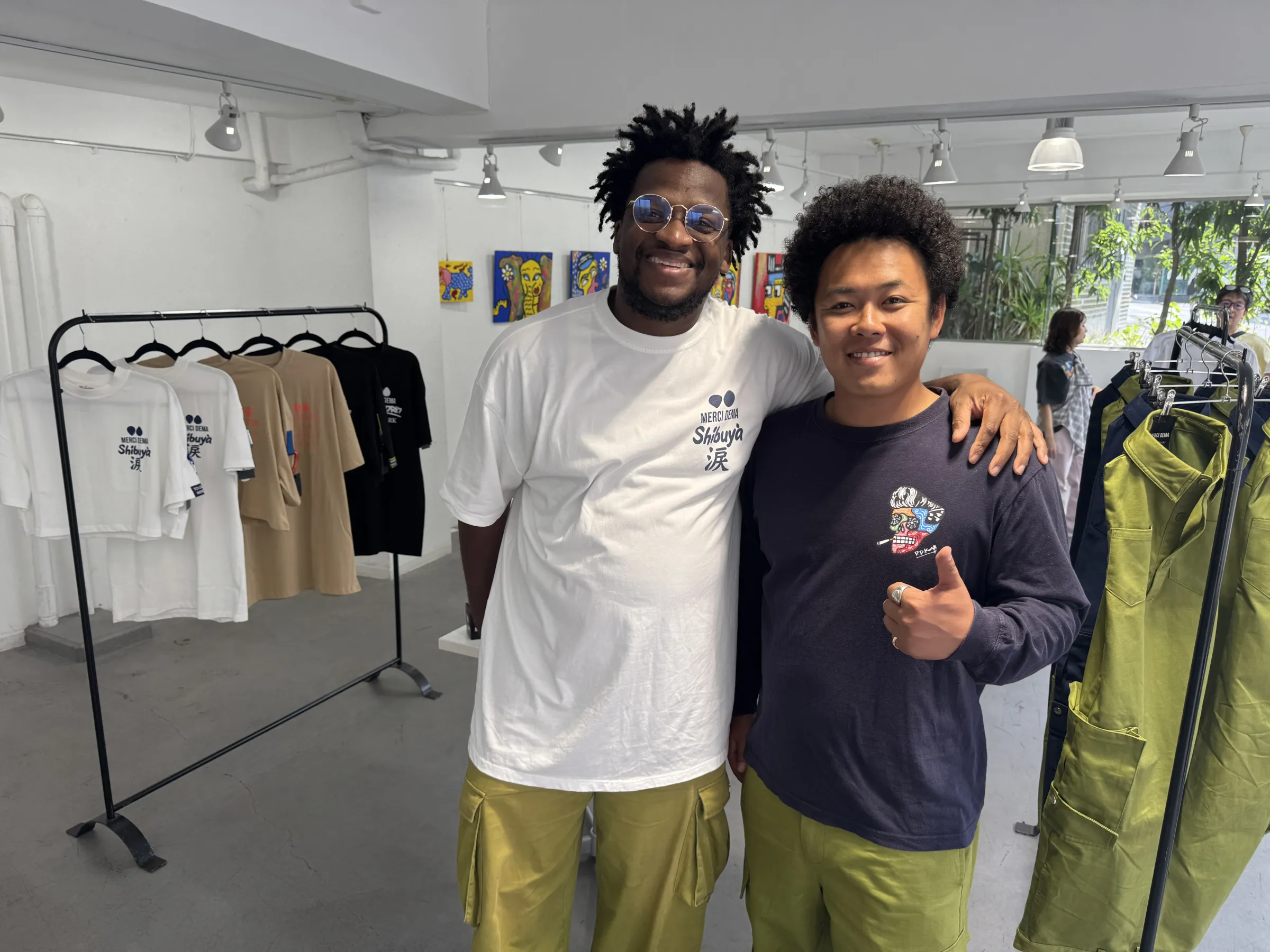 原宿で初単独ポップアップを閉幕させたMerci Demaの創業者Melly氏と芸術家の湊大知氏が風傳媒の独占取材に応じ、葛藤や個性を昇華させた創作哲学とともに、台北・台中に魅了されたMelly氏の台湾進出意欲や今後の世界展開を明かした。黃信維