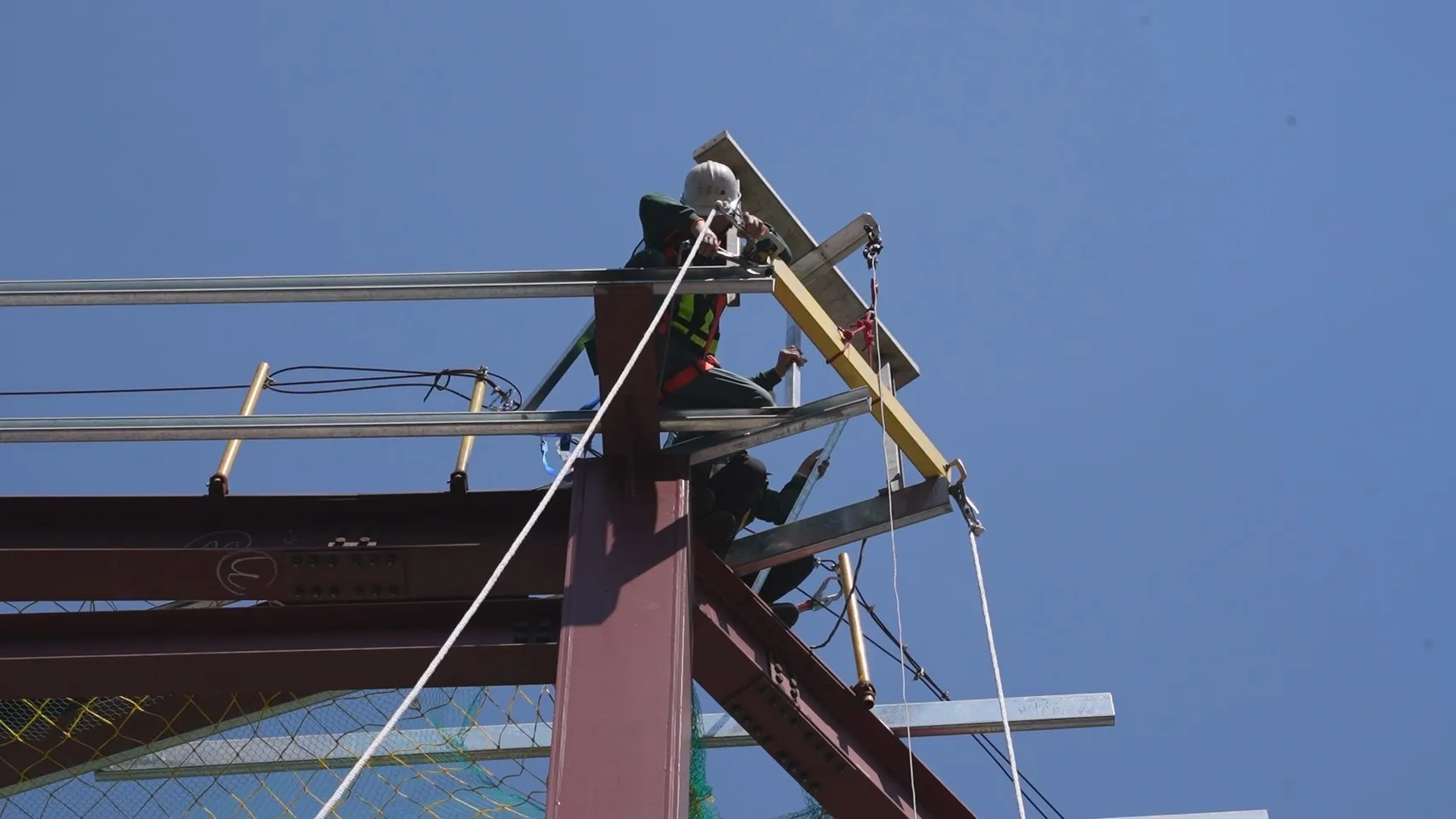 板橋站新增出入口上樑完成（圖/新北市政府捷運工程局提供）