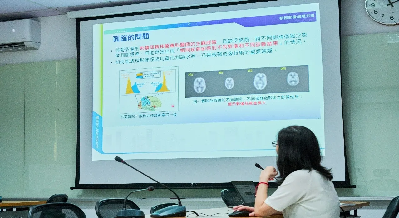 倪于晴博士進行ECDaim的應用分享，希冀協助醫療體系把「誰需要進一步檢查」找出來。（蔡孝如攝）