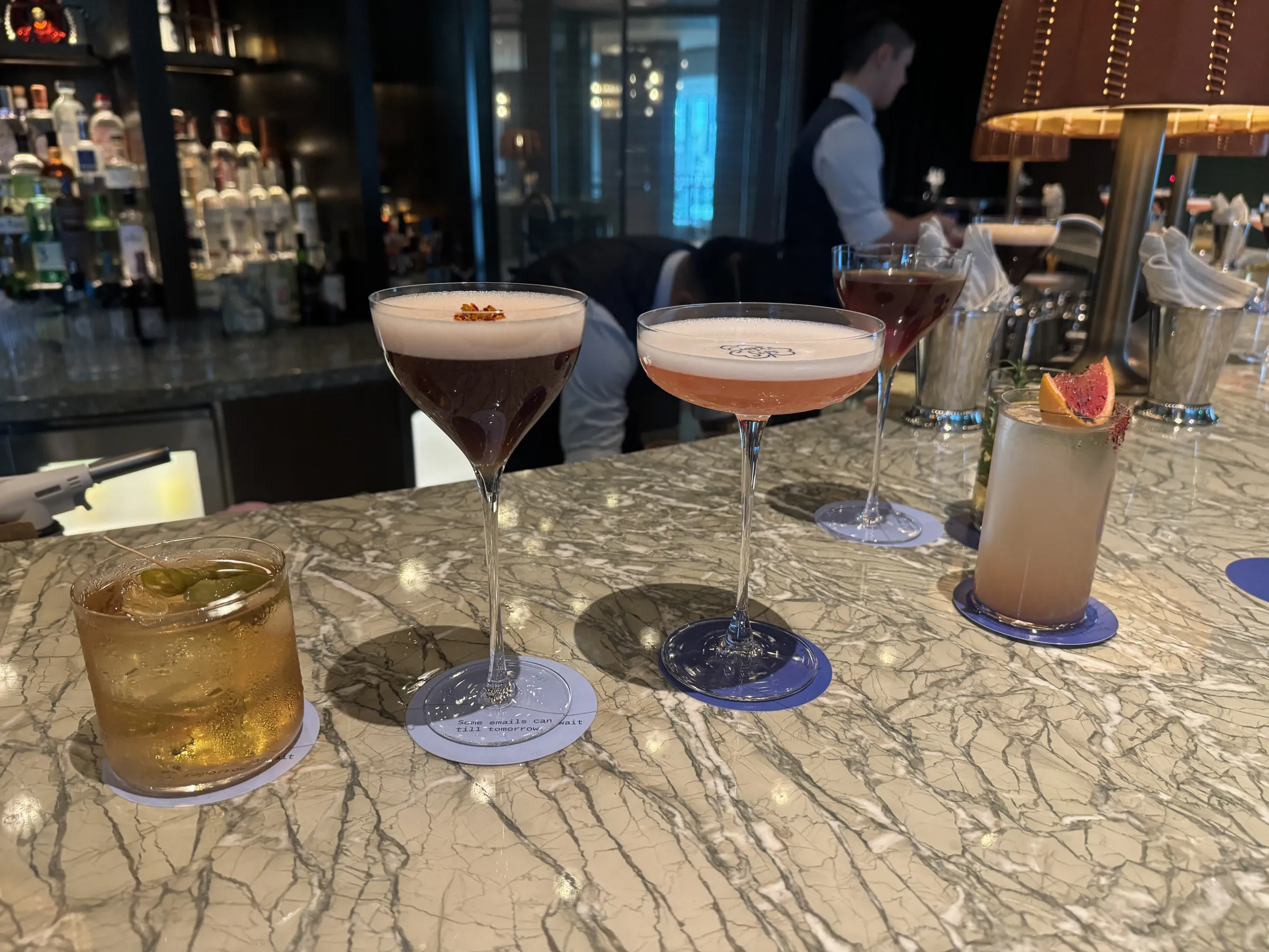 《Simple Sips》以經典調酒、火焰風味轉化及台灣在地元素為主軸。（劉芯衣攝）