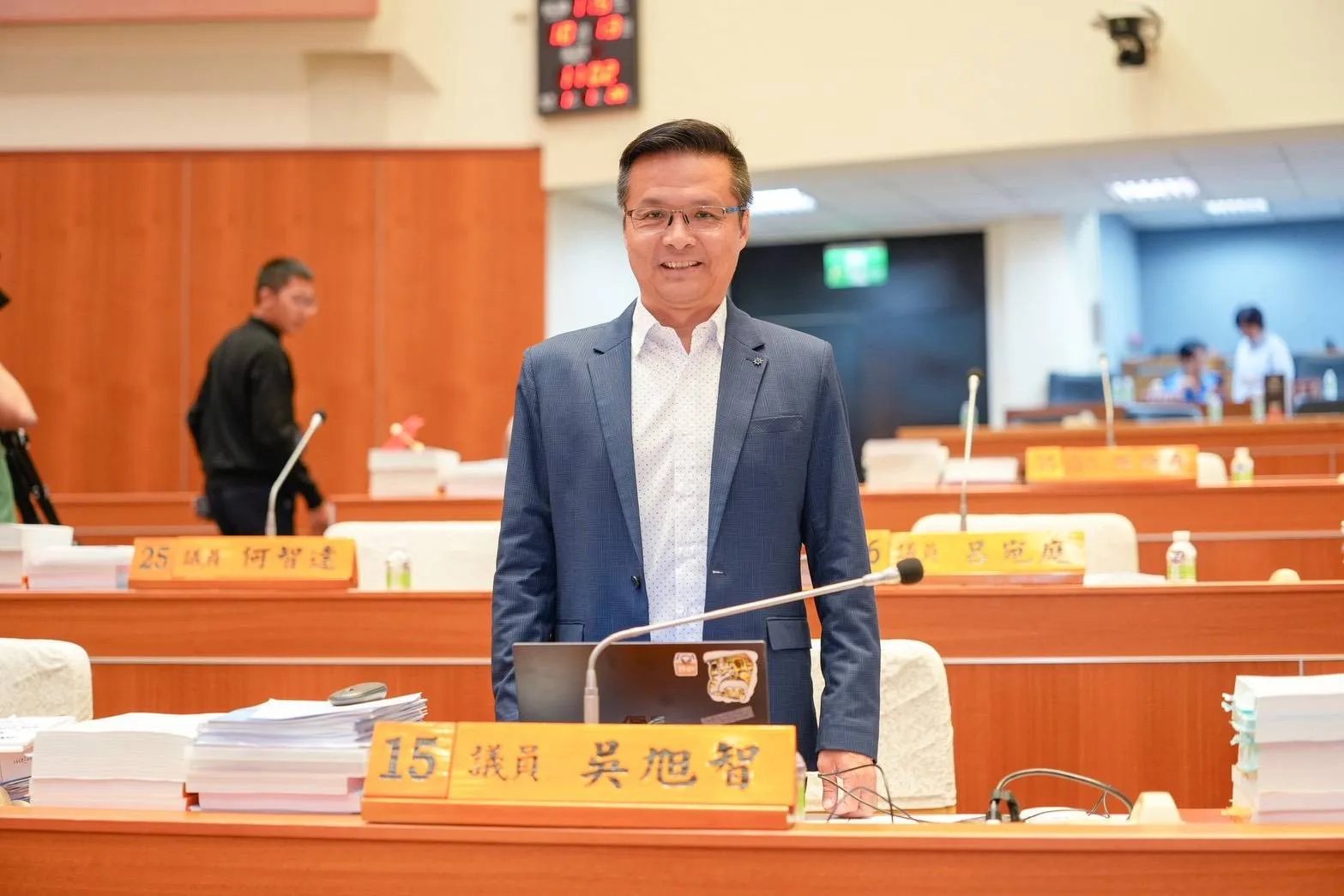 豆子埔溪整治期程與後續治理成為質詢焦點，縣府回應將邀大型企業參與後續規劃及工作坊討論。（照片/吳旭智競辦提供）