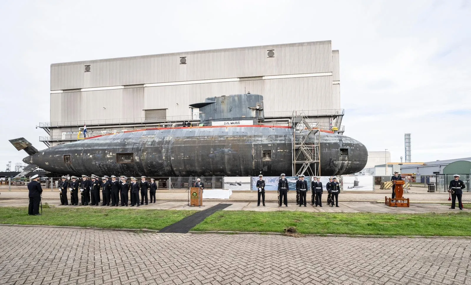 荷蘭皇家海軍在2023年除役服役30年的老潛艦「海象號」。（取自荷蘭國防部）