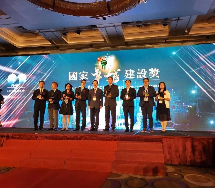 2024國家卓越建設獎獲獎學校，中市府抱回8座大獎。(圖/台中市政府)