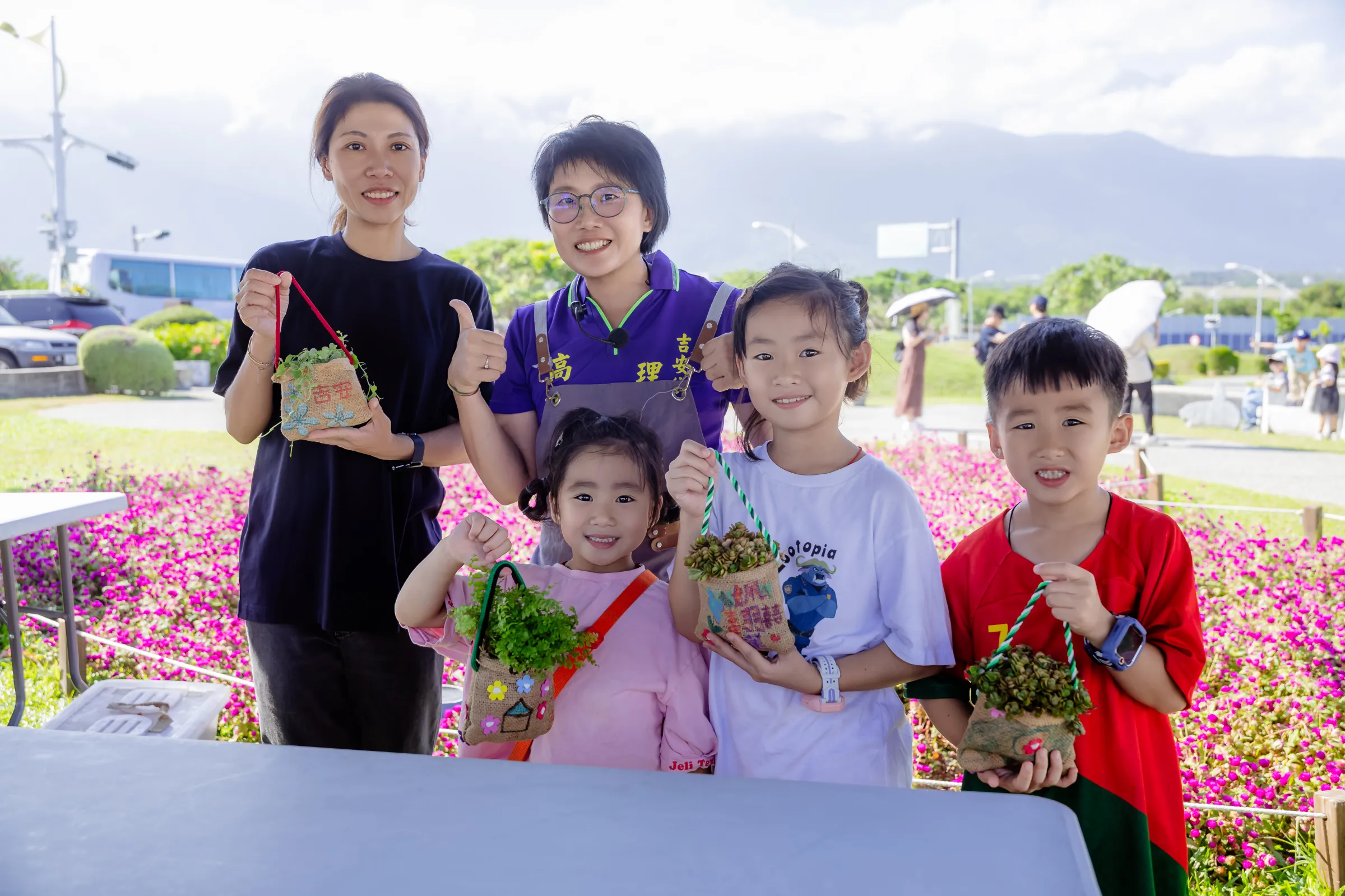 「花蓮農好．映見美好」系列活動吸引家長攜帶孩童前來參與（花蓮縣政府提供）