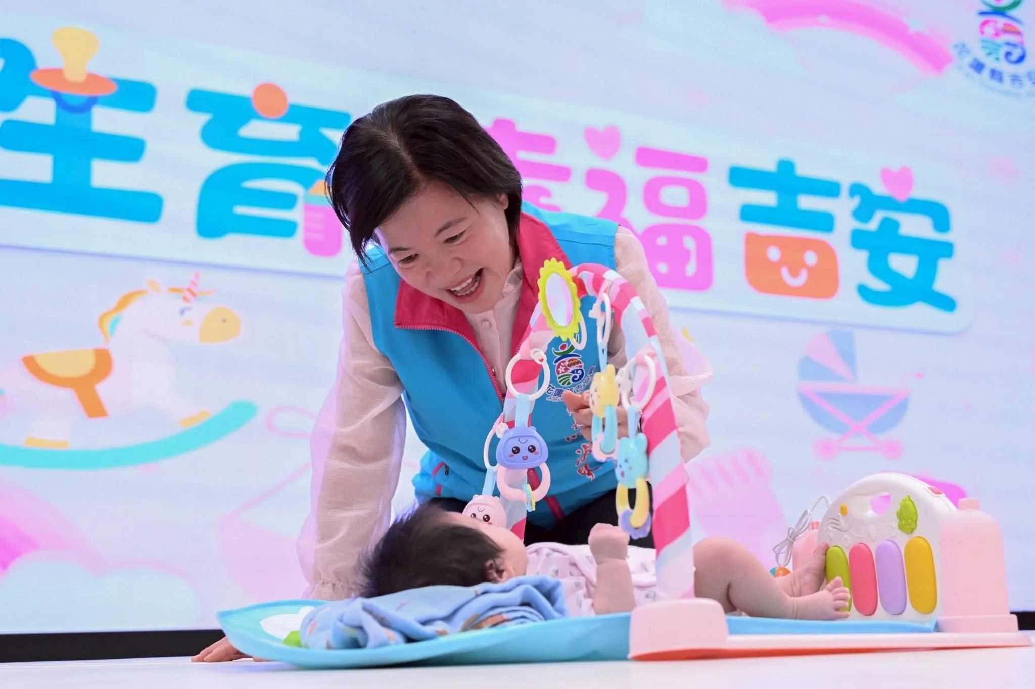 花蓮縣長候選人游淑貞長期參與婦女與教育相關團體，累積公共參與和地方服務經驗。（圖／取自FB@游淑貞）