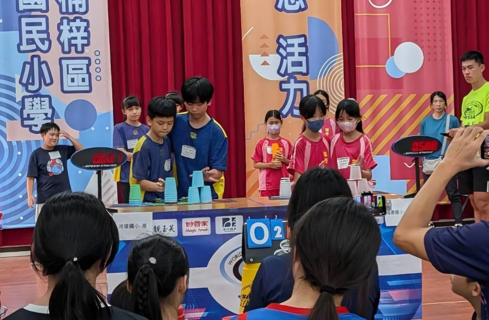 選手吳又于則表示，參加團體賽和自己練習很不一樣，除了要做好自己的部分，也要配合隊友的節奏，彼此提醒、互相支持。（圖/河堤國小提供）