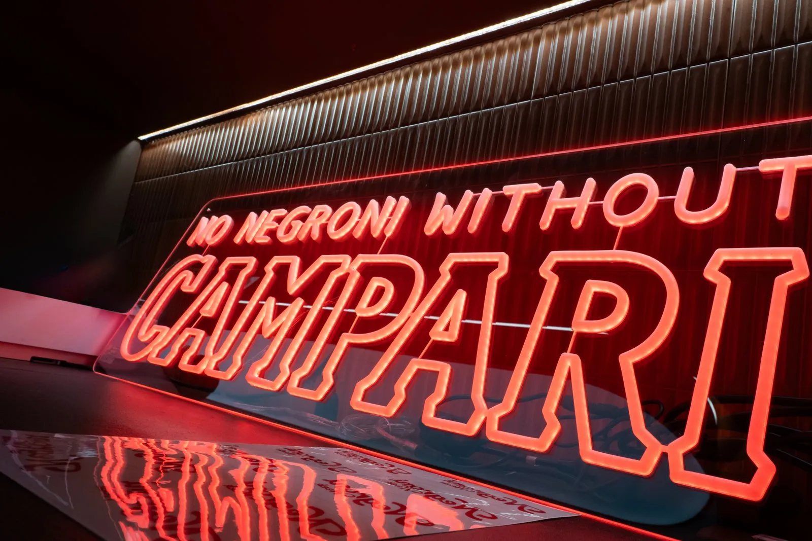 由Campari引領的Negroni Week 2026公益活動，於今年秋天再次掀起一股迷人的紅色旋風！
