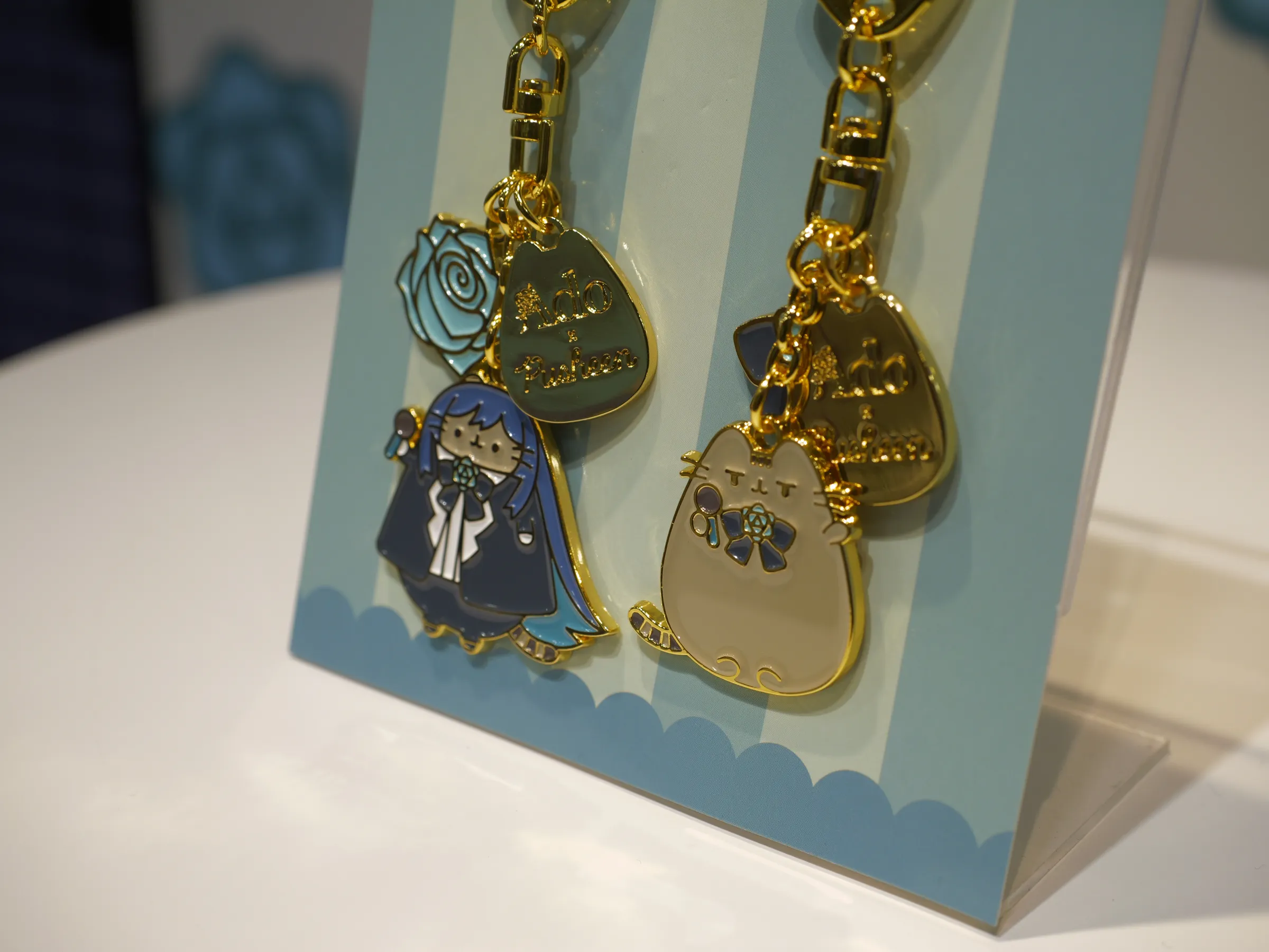 Ado促成美國人氣貓「胖吉貓Pusheen」首度由官方進軍日本，於澀谷開設聯名快閃店歡慶24歲生日。©Cloud Nine © 2026 Pusheen Corp.