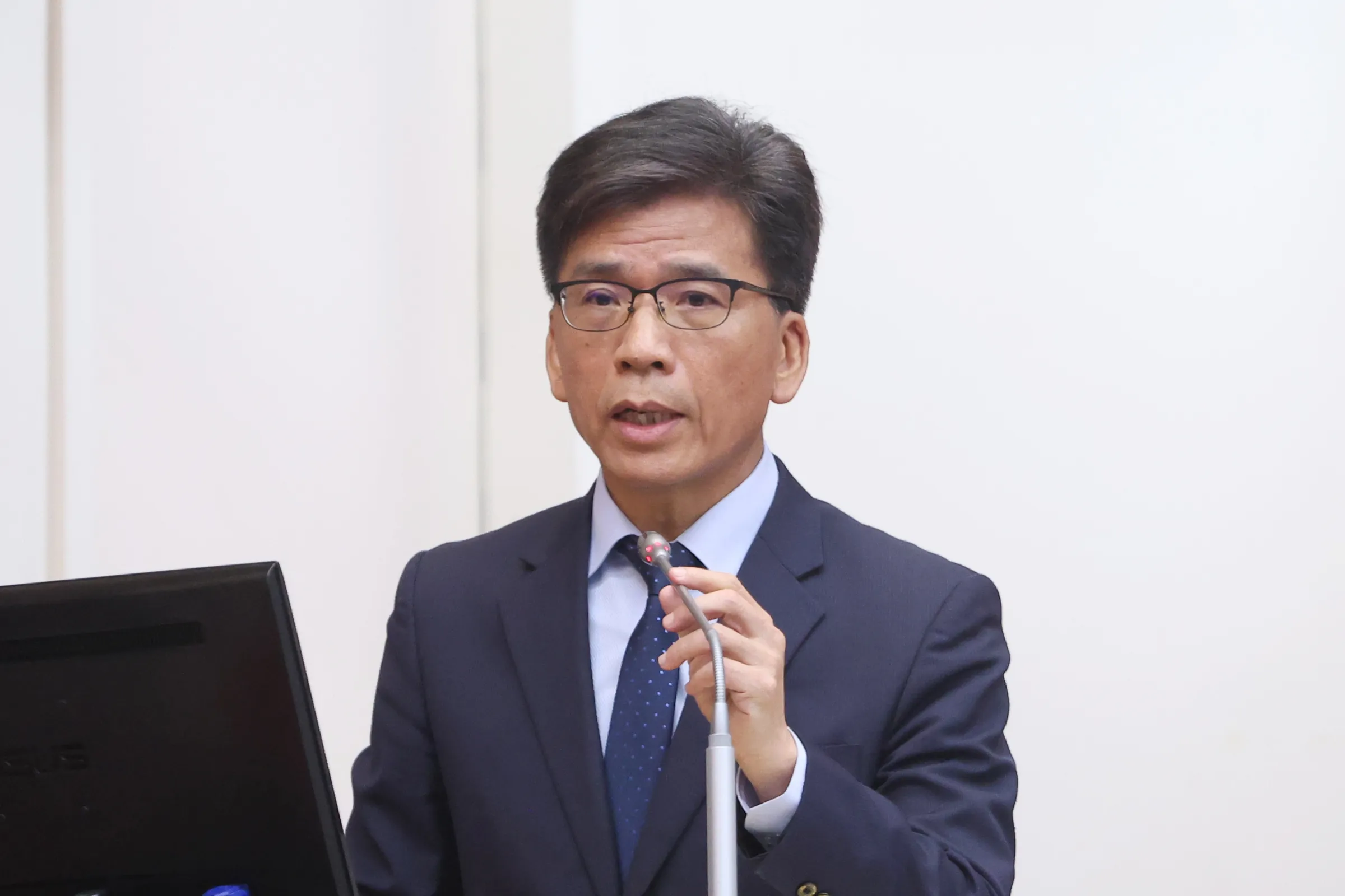 金管會推動銀行、證券跨業信用查詢機制，防堵四貸同堂的信用風險，圖為金管會主委彭金隆。（資料照／顏麟宇攝）
