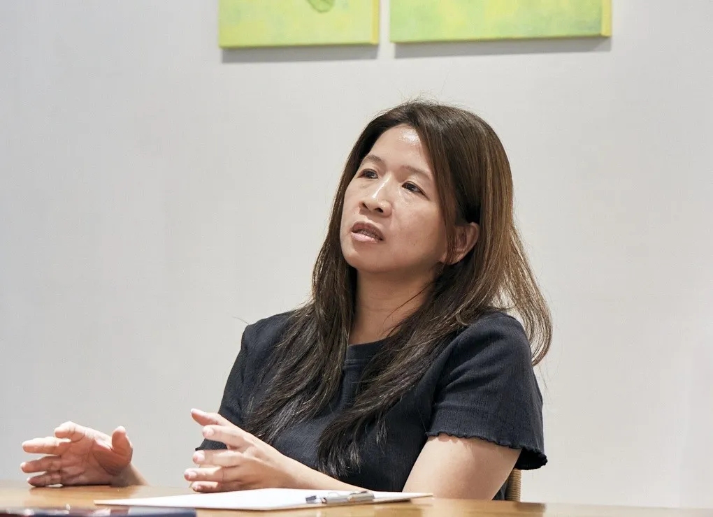 洪毓伶說，當時常在外面接建築規劃計畫或標案，再用收入支付白屋租金，投入場域的時間反而受到壓縮。（風傳媒攝）