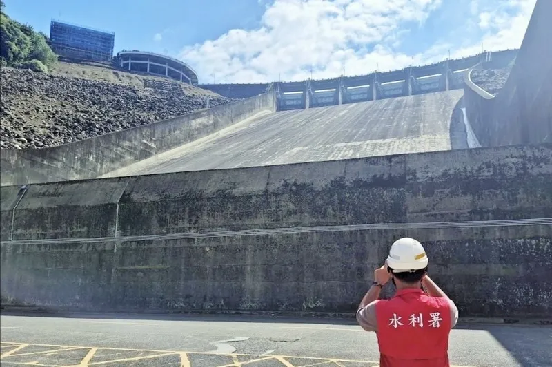 薔琵颱風將為石門水庫集水區帶來明顯降雨，水利署北區水資源分署表示將依降雨及入流量變化，滾動調整放水策略。（圖／水利署北區水資源分署提供，中央社）