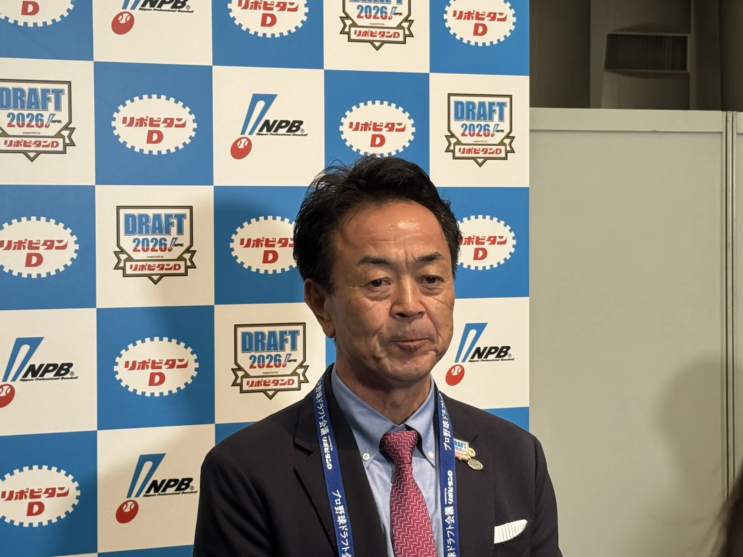 事前に米挑戦を公言していた織田翔希投手を1位強行指名した巨人は、日本のファンにプレーを見せたい一心で協議を重ね決断したと指名の背景を明かした。黃信維