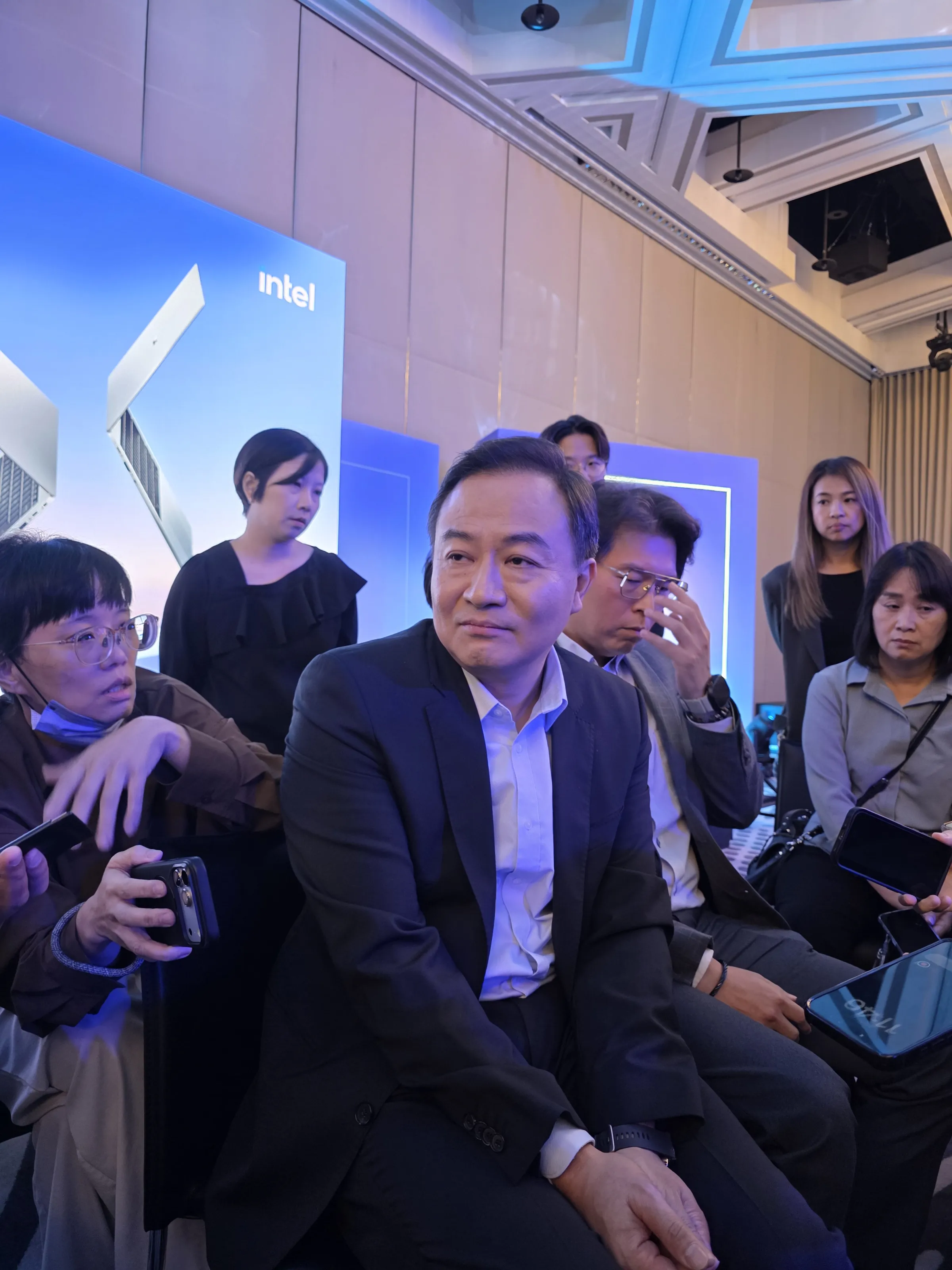華碩聯合科技系統事業總經理廖逸翔（中）。（魏鑫陽攝）