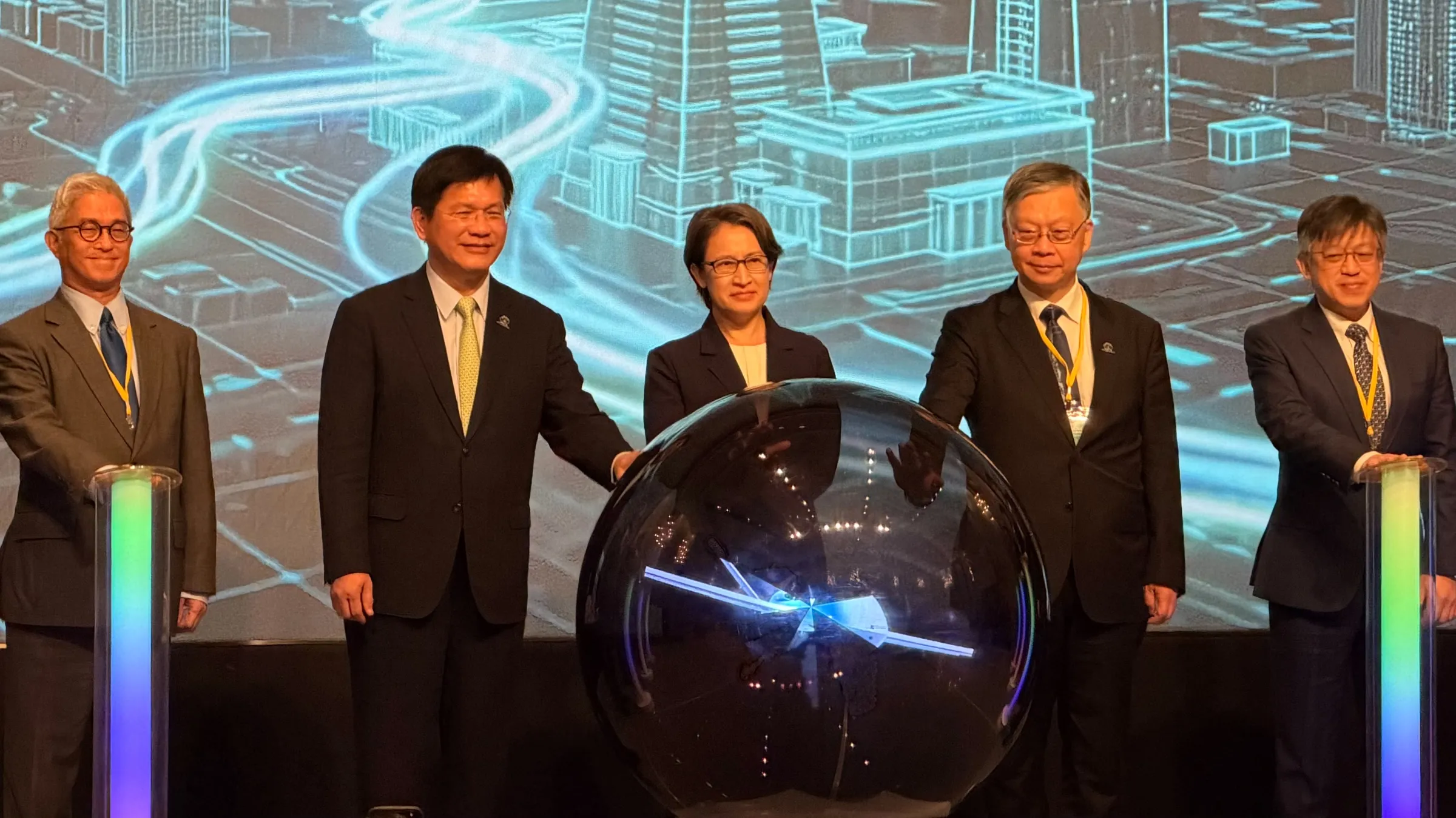 20261030-外交部30日舉辦「2026台灣無人機國際論壇暨無人機國際學院開幕活動」，副總統蕭美琴、外交部長林佳龍、國防部副部長徐斯儉等人到場。（鍾秉哲攝）