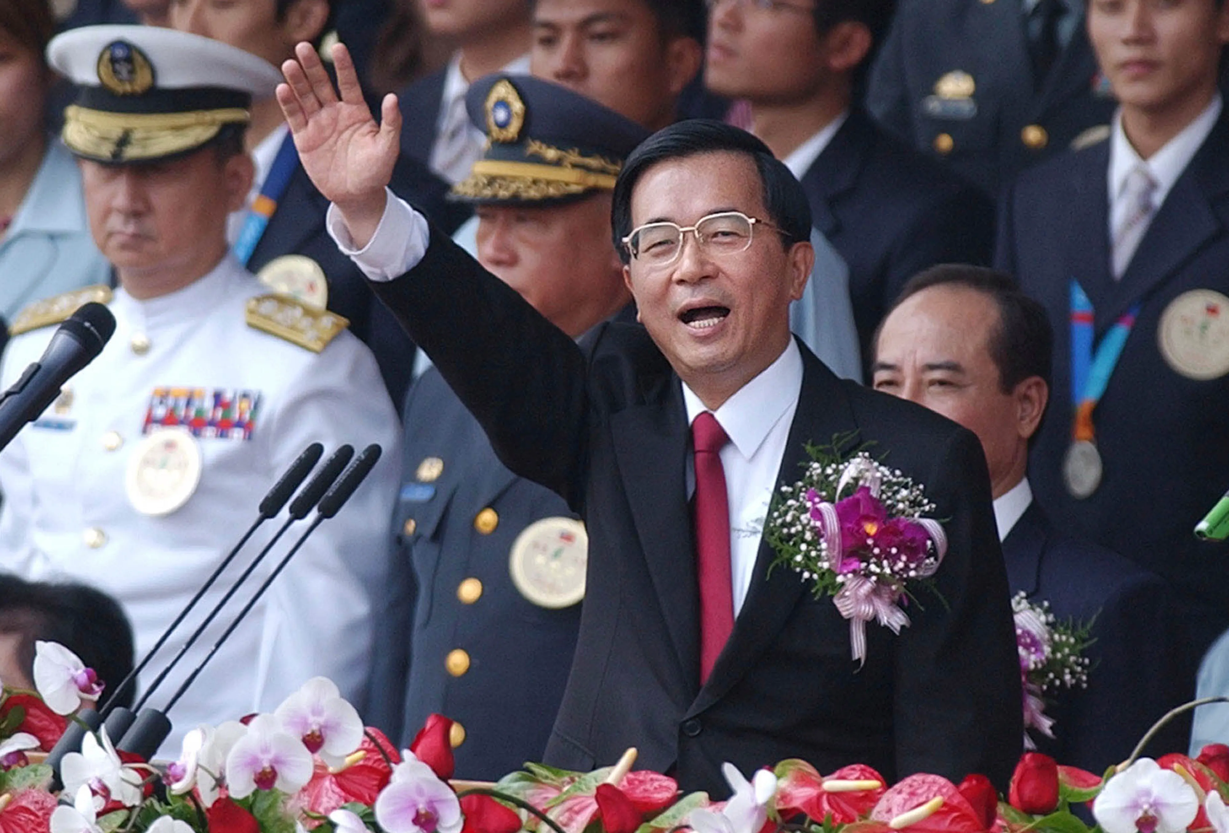 兩岸關係發展史，2004年10月10日，陳水扁總統主持國慶典禮（美聯社）