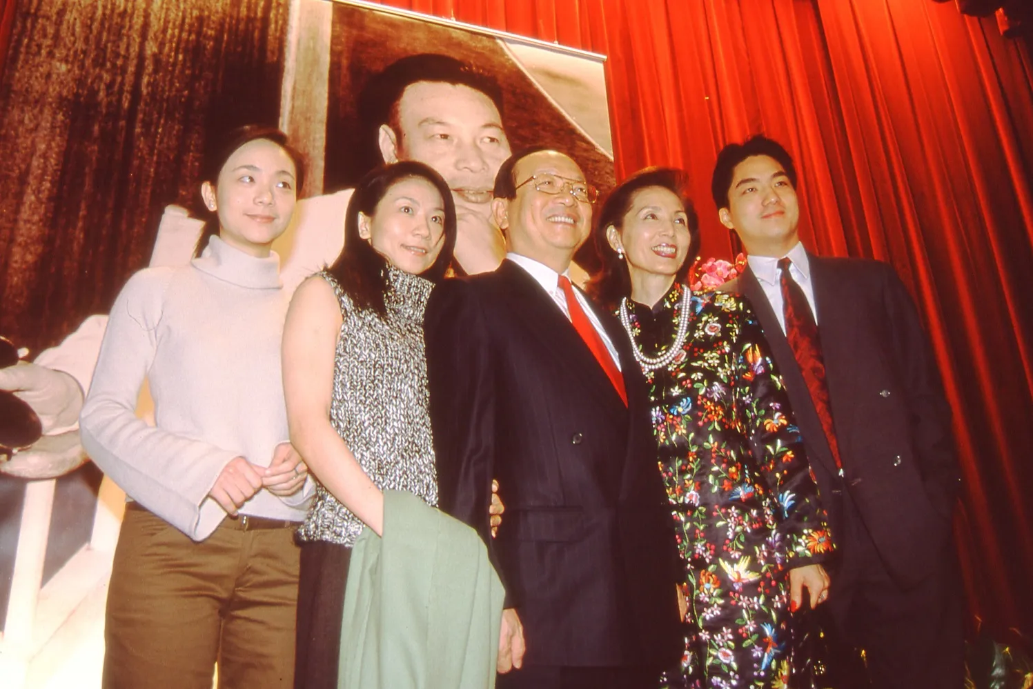蔣蕙筠、蔣蕙蘭、章孝嚴（蔣孝嚴）、黃美倫、蔣萬安。（新新聞資料照）