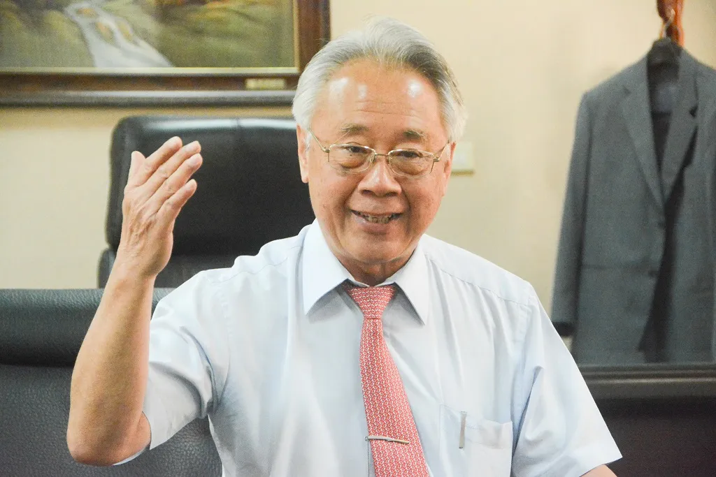 高雄市農會理事長蕭漢俊認為，ｅｌ　國民黨高雄市長候選人韓國瑜擔任北農總經理時農民的生活較好，是農民轉而支持韓國瑜的理由。（圖／徐炳文攝）