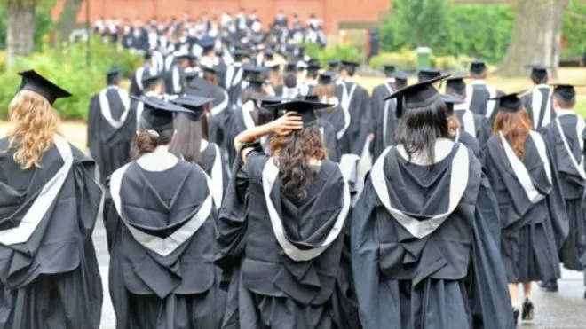 大學畢業生就業率排名成為了關注焦點。（BBC中文網）