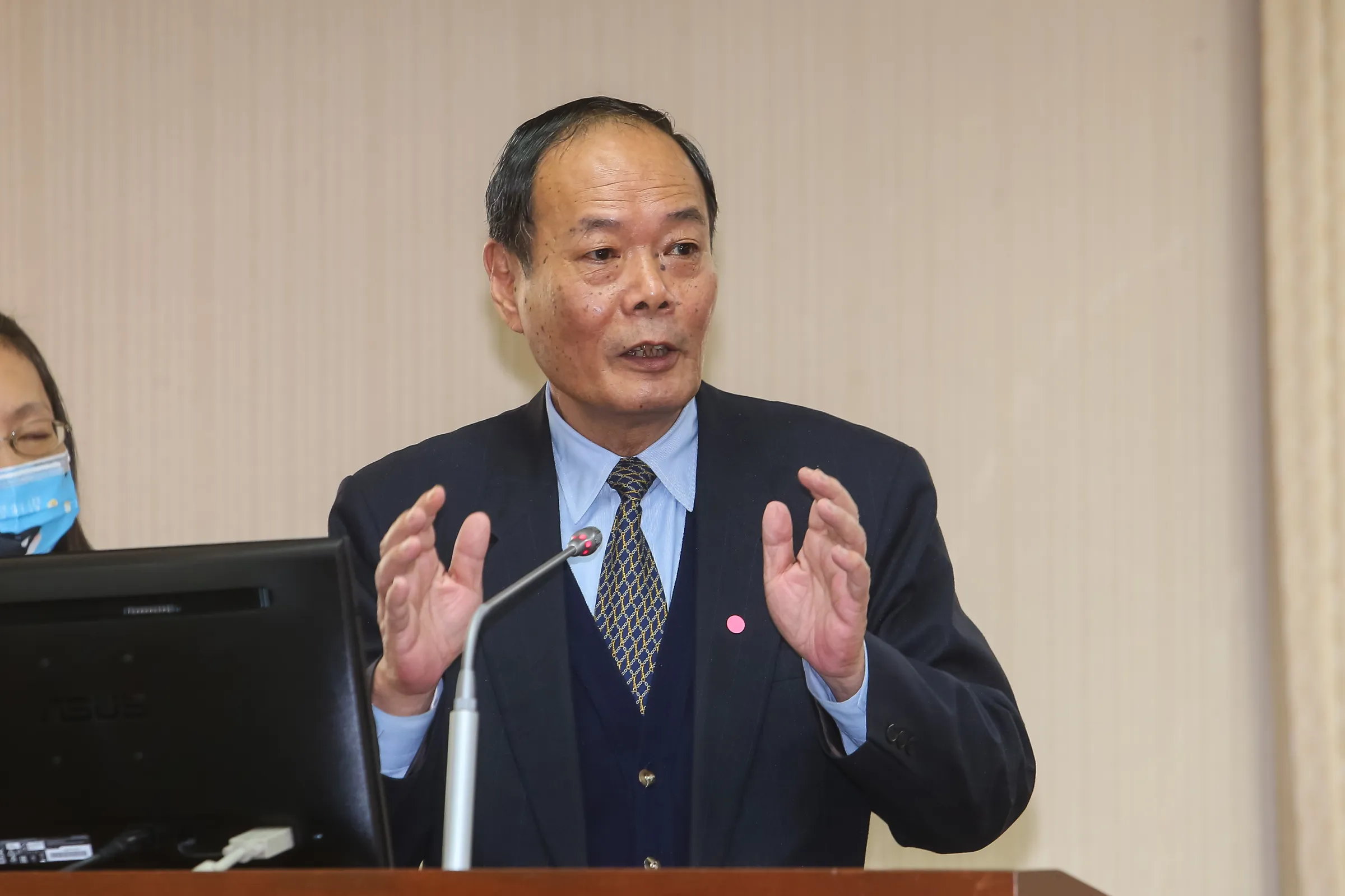 20210310-海委會主委李仲威10日於立院內政委員會備詢。(顏麟宇攝)