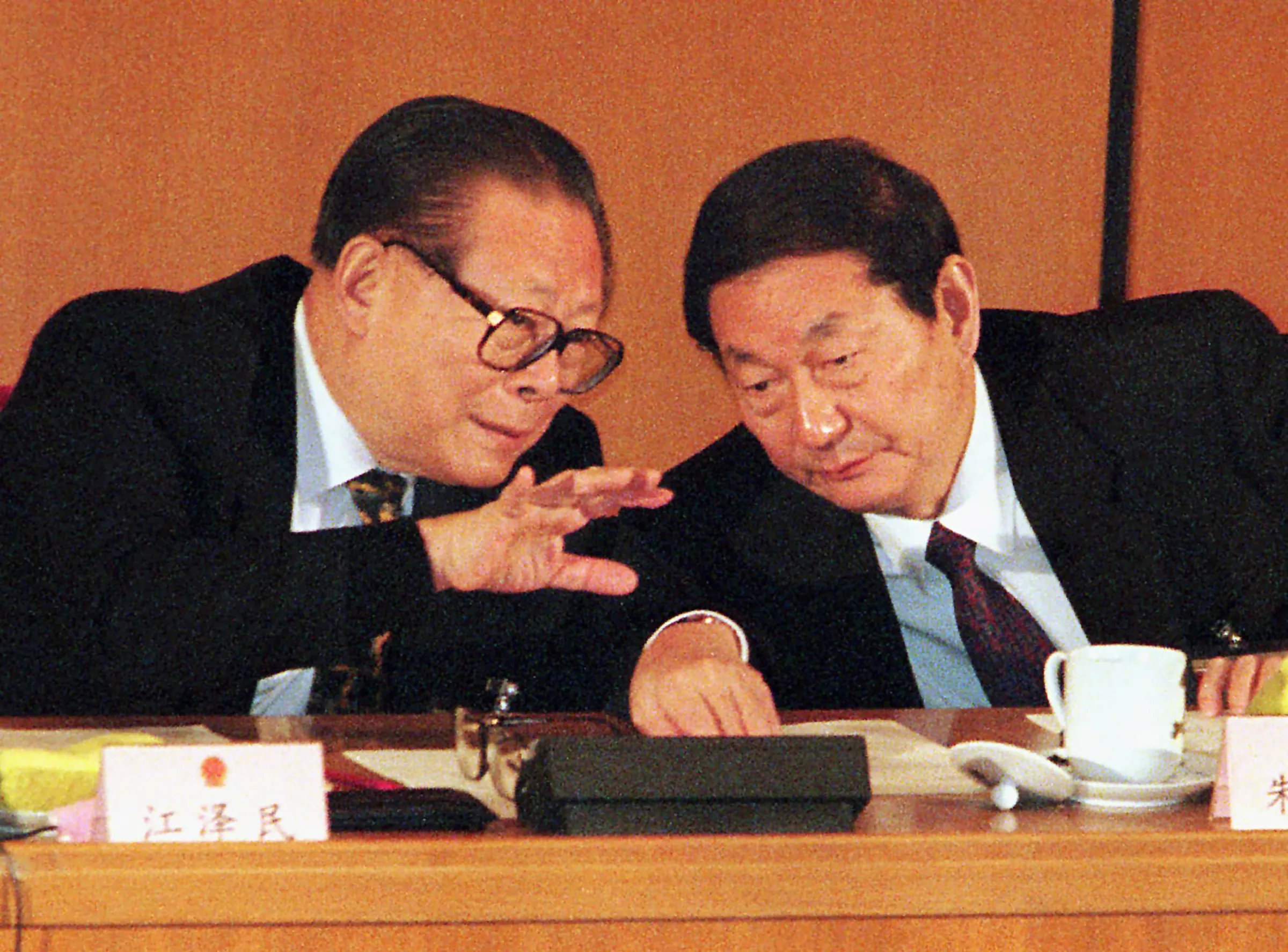 江澤民與朱鎔基(AP)
