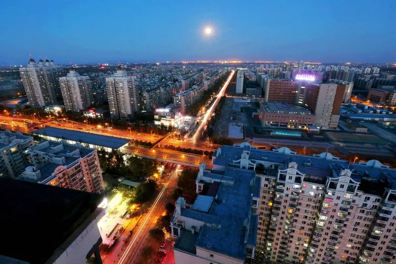 北京天通苑居住區在北京市北五環以外地區,是北京最大的居民聚集區之一。(房地寶網)