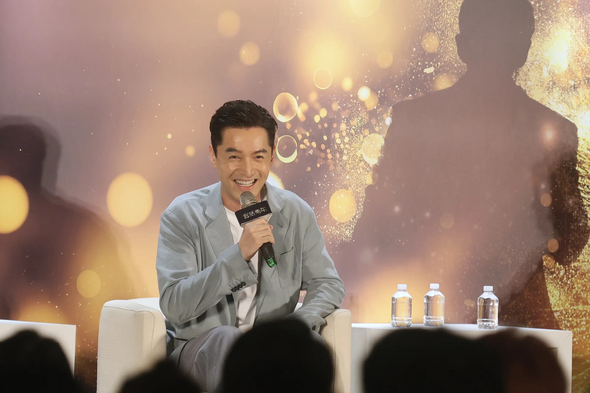 中國大陸演員胡歌旋風來台,適逢中共對台軍演後不久,為當前緊張的兩岸關係捎來暖意。(柯承惠攝)