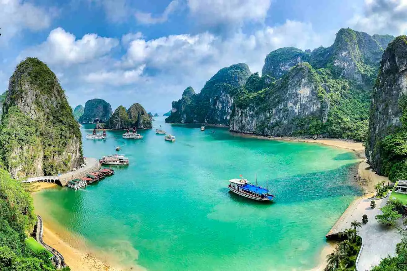 越南旅遊近期在台灣十分熱門,圖為越南景點下龍灣(圖/取自unsplash)