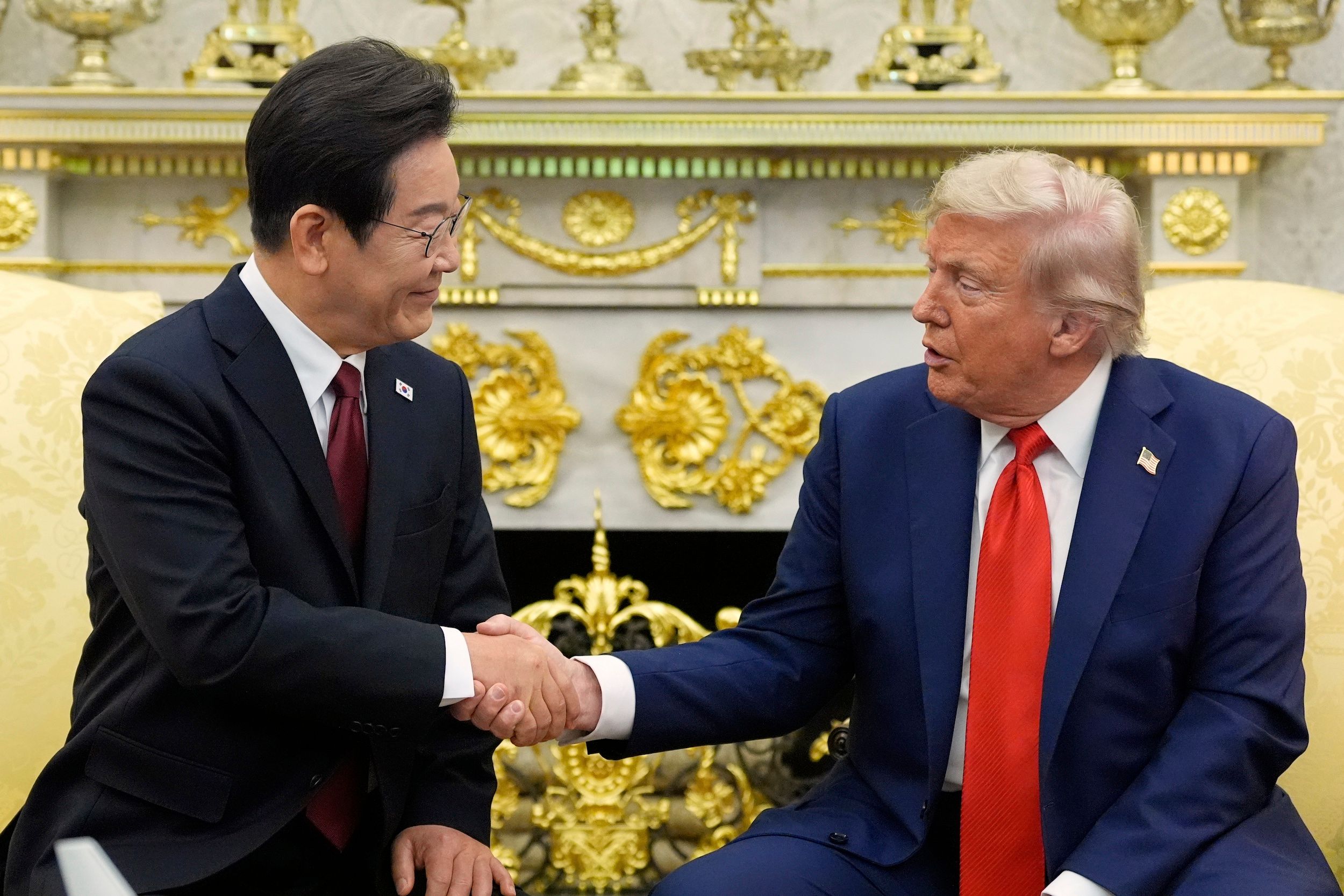 2025年8月25日、アメリカ大統領トランプと韓国大統領李在明がホワイトハウスで会見。(AP通信)