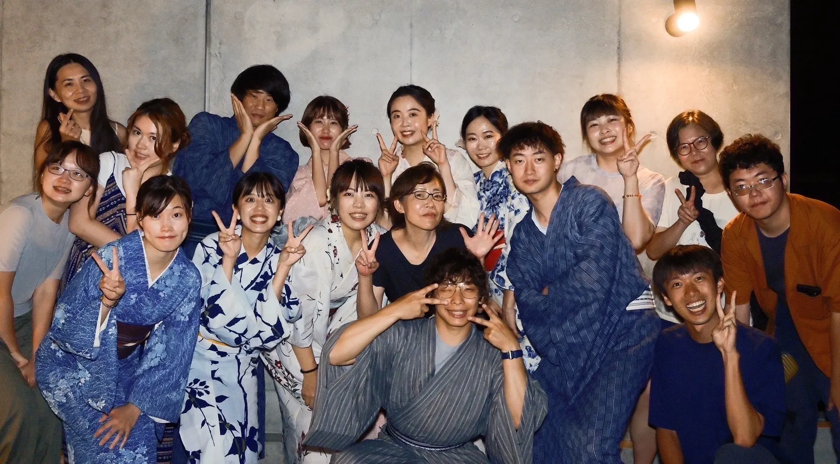台湾出身のめぐさんは、富士山麓の「KIMONO MEGU」で和装文化を伝えながら《風伝媒》の取材に応じた。めぐさん